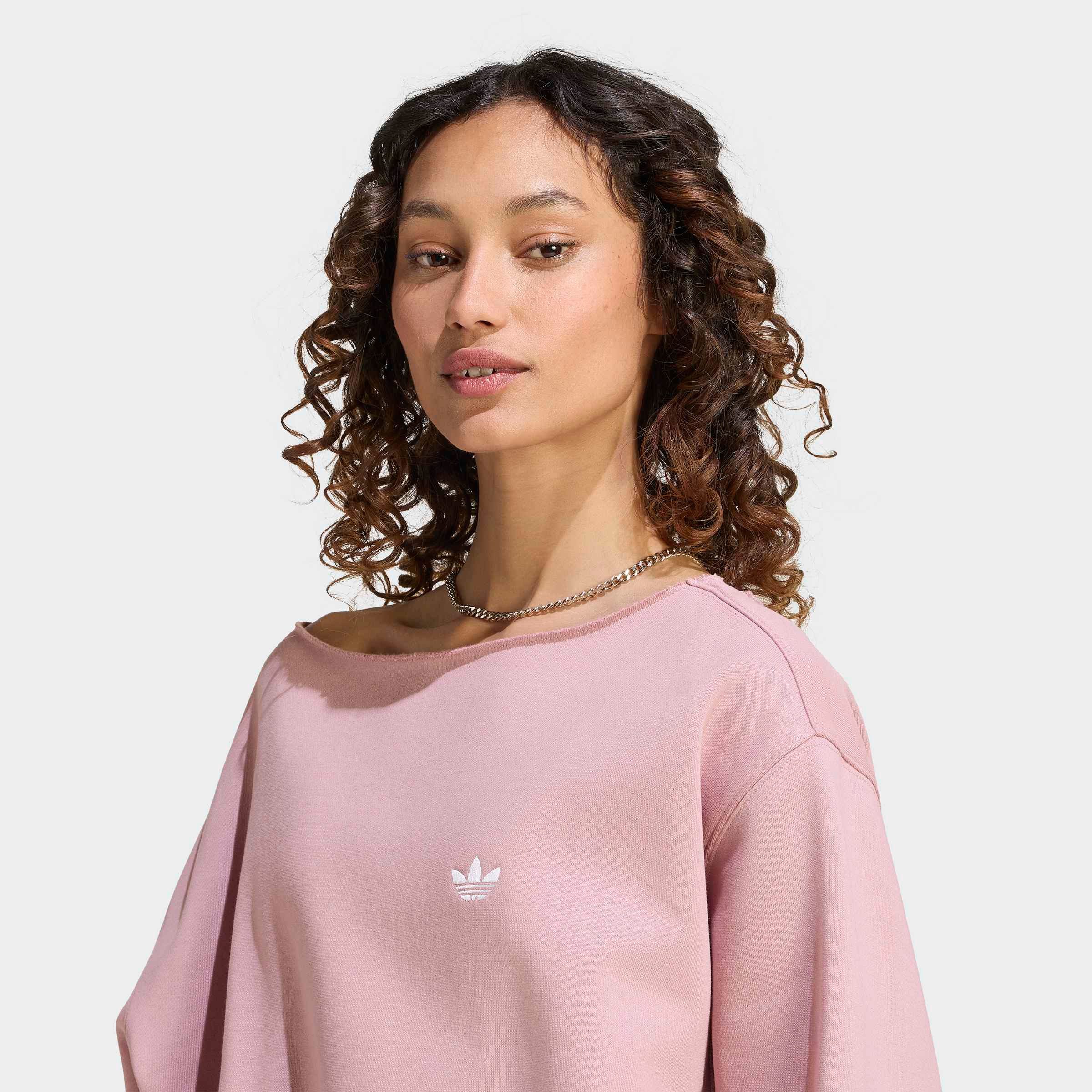 adidas Originals Sweatshirt ESS CRW LO mit sportlichem Stil, ohne Verschluss, in normaler Länge