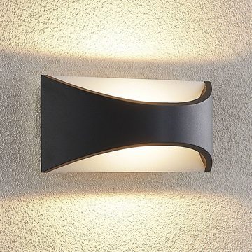 Lindby LED Außen-Wandleuchte Mathea, LED-Leuchtmittel fest verbaut, warmweiß, Modern, Aluminium, Kunststoff, dunkelgrau, weiß, 1 flammig, inkl.