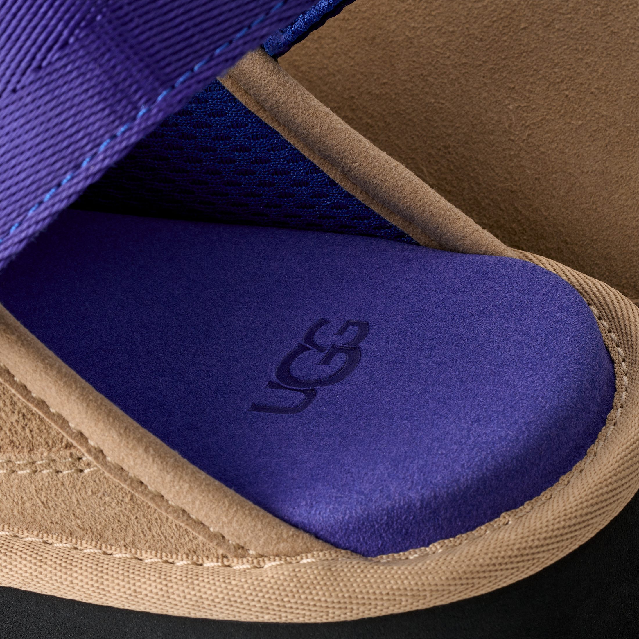 UGG Goldencoast Clog II Clog, Hausschuh, Slides, Mule mit gepolstertem Fußbett