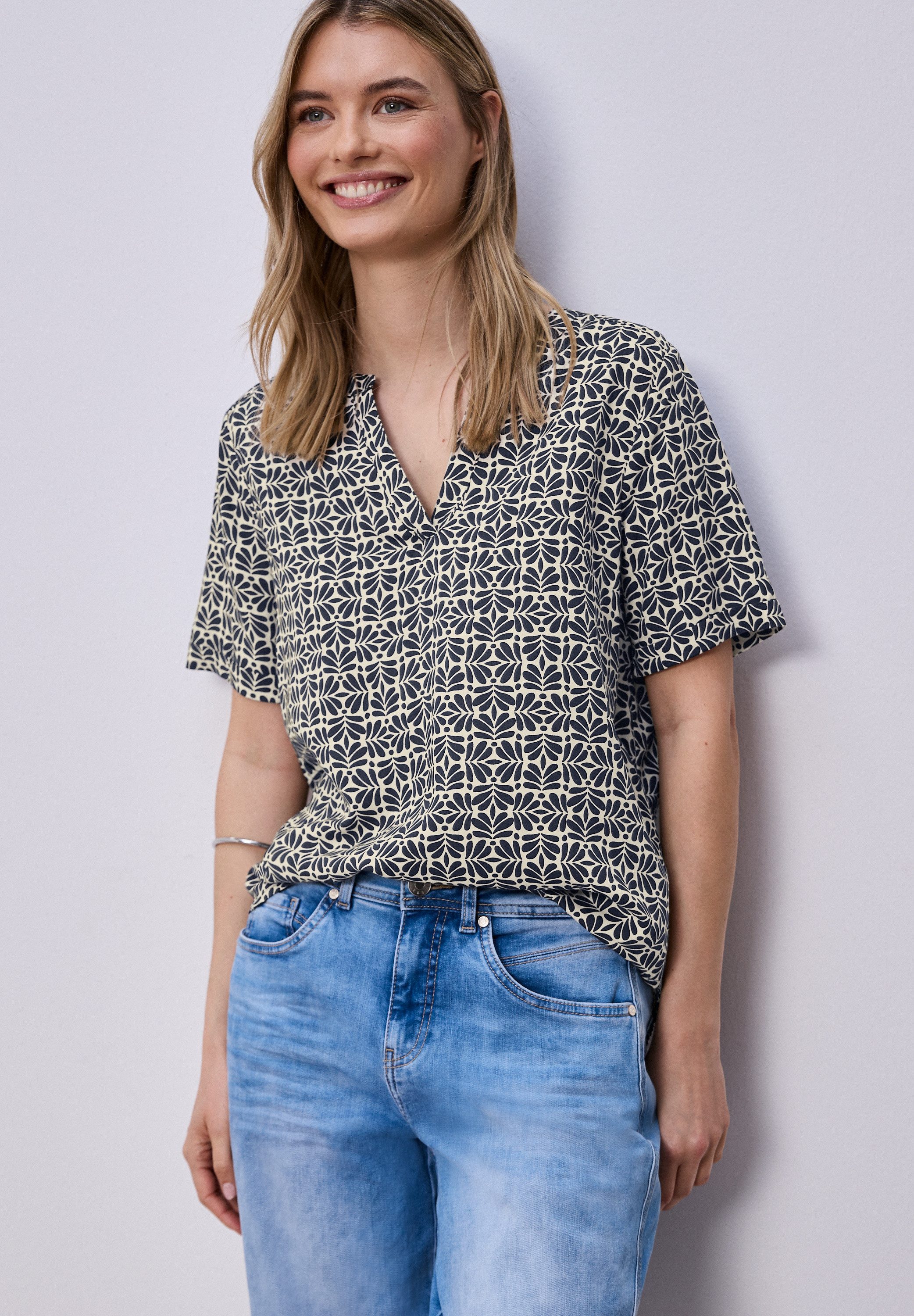 STREET ONE Kurzarmbluse mit All-Over Print günstig online kaufen