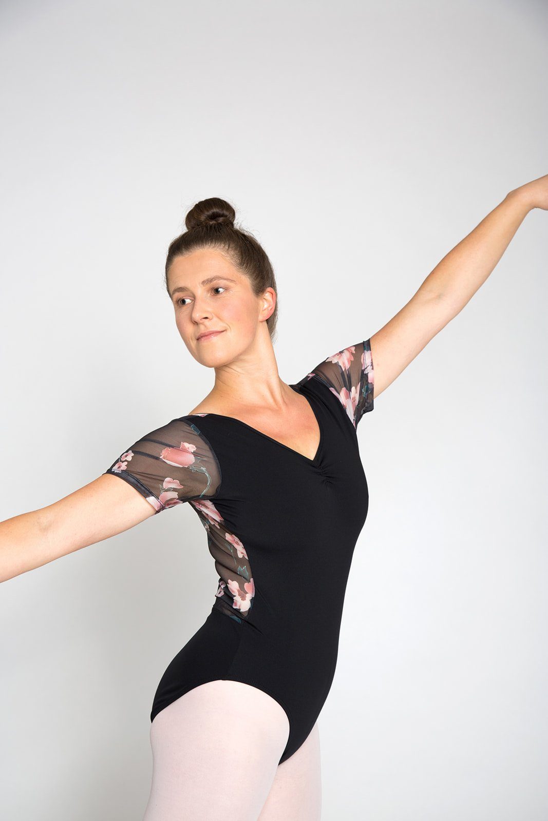 Body Damen Kurzarm Ballett Trikot Merle mit geblümtem Netzeinsatz