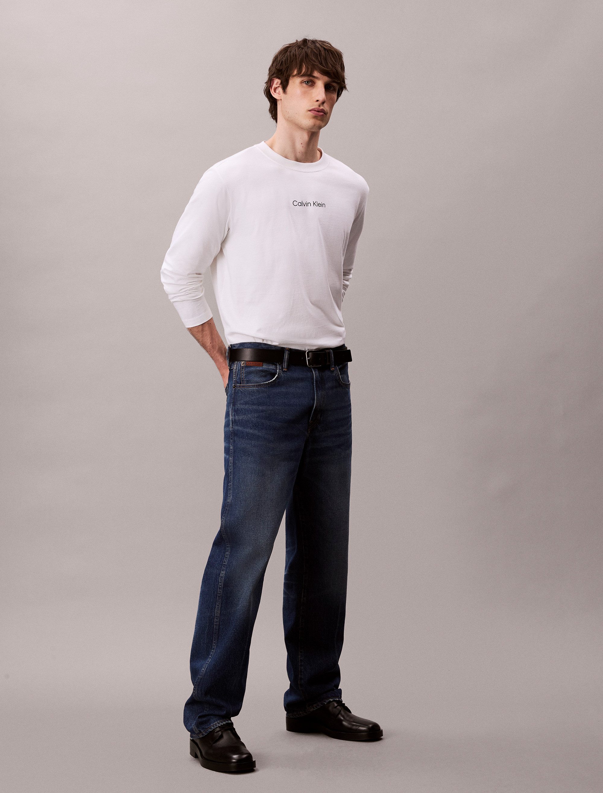 Calvin Klein Jeans Langarmshirt LS RLXD STANDARD LOGO CREWNK TEE Rundhalsausschnitt, relaxed fit – Bild 5 von 5