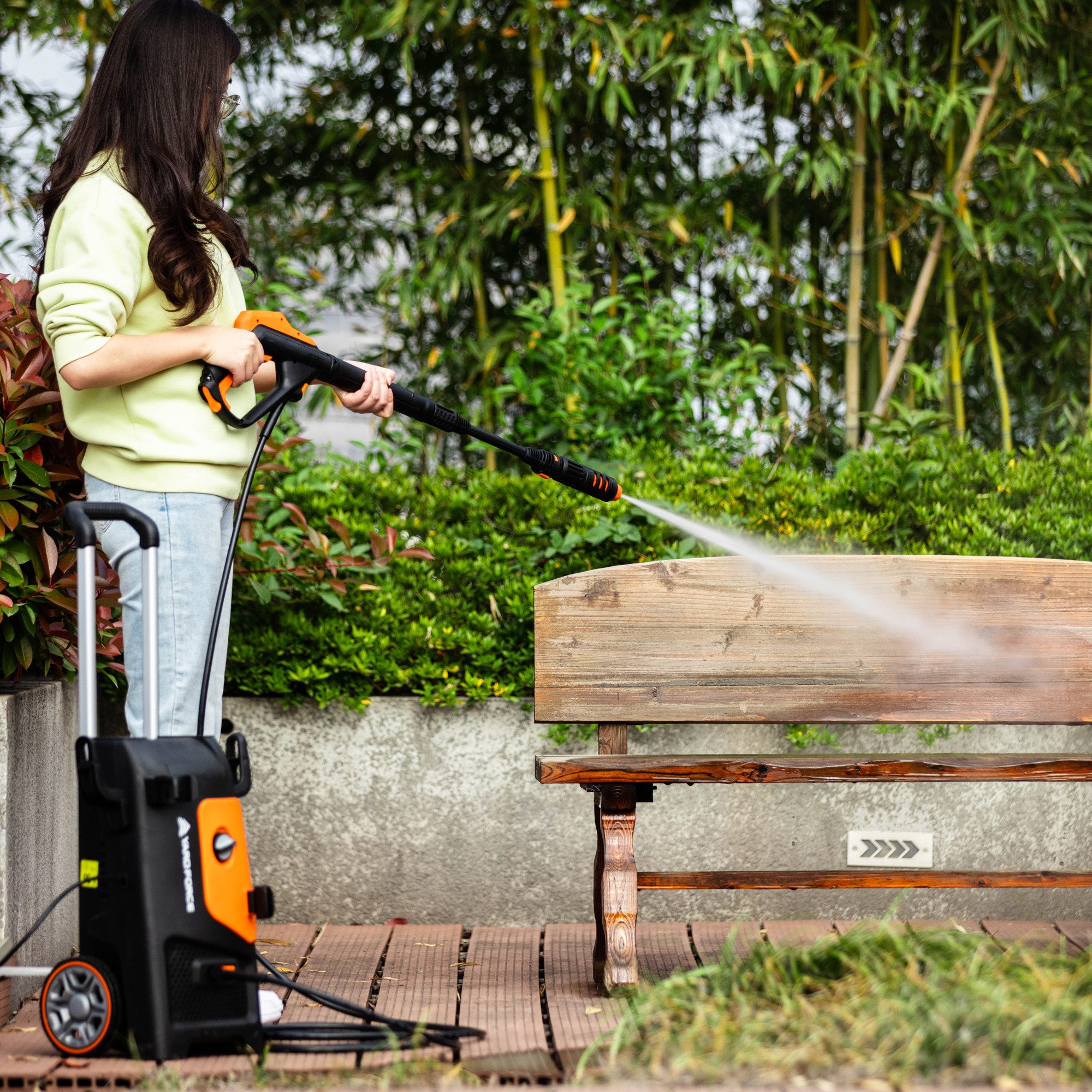 Yardforce Hochdruckreiniger EW U13B, Druck max: 135 bar, 1800 W, Fördermenge max: 450 l/h, (1 tlg), mit leistungsstarkem 1800-Watt-Universalmotor