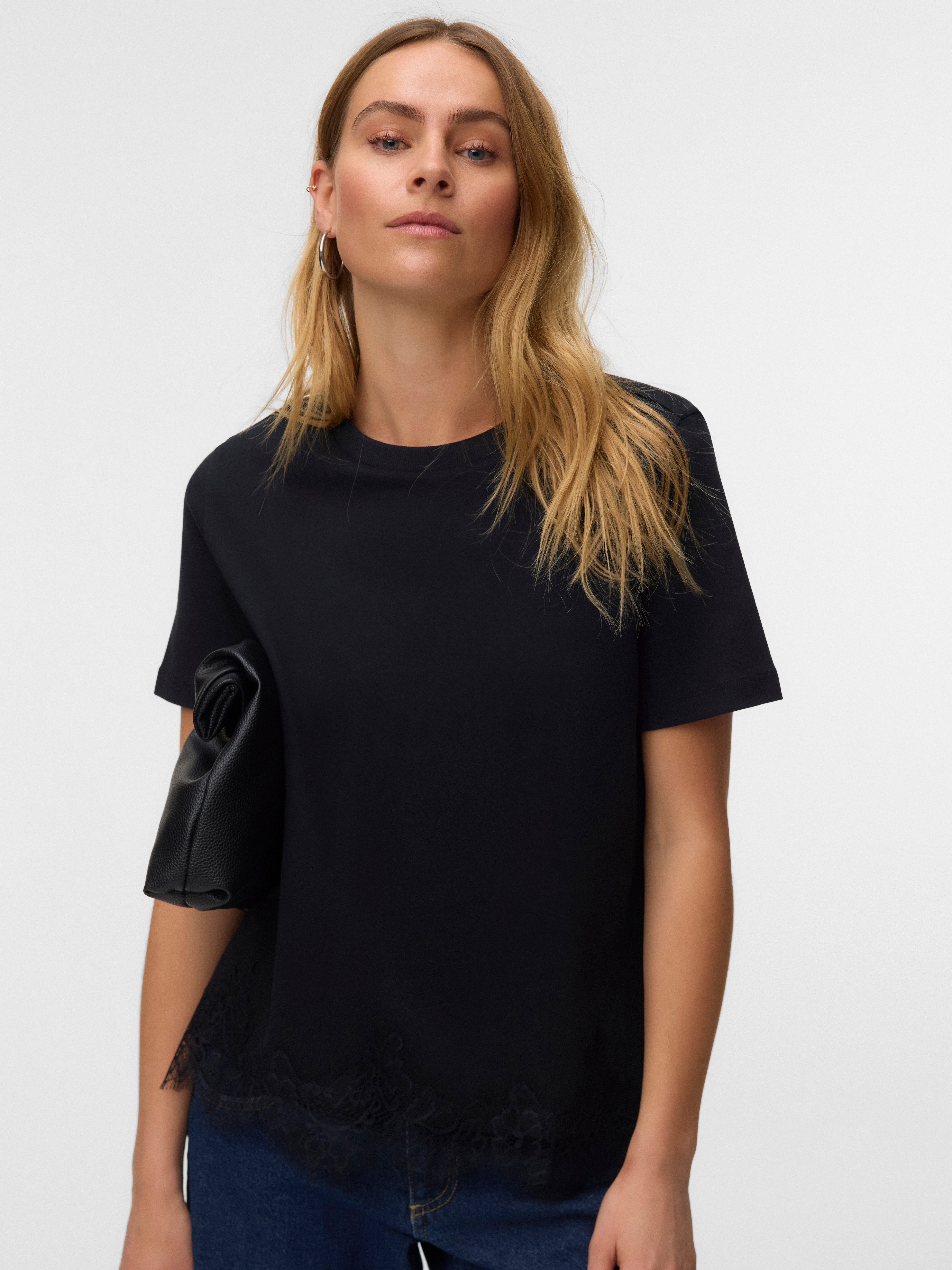 Vero Moda Kurzarmshirt VMSARA METTE LACE SS T-SHIRT JRS NOOS Baumwolle, regular fit