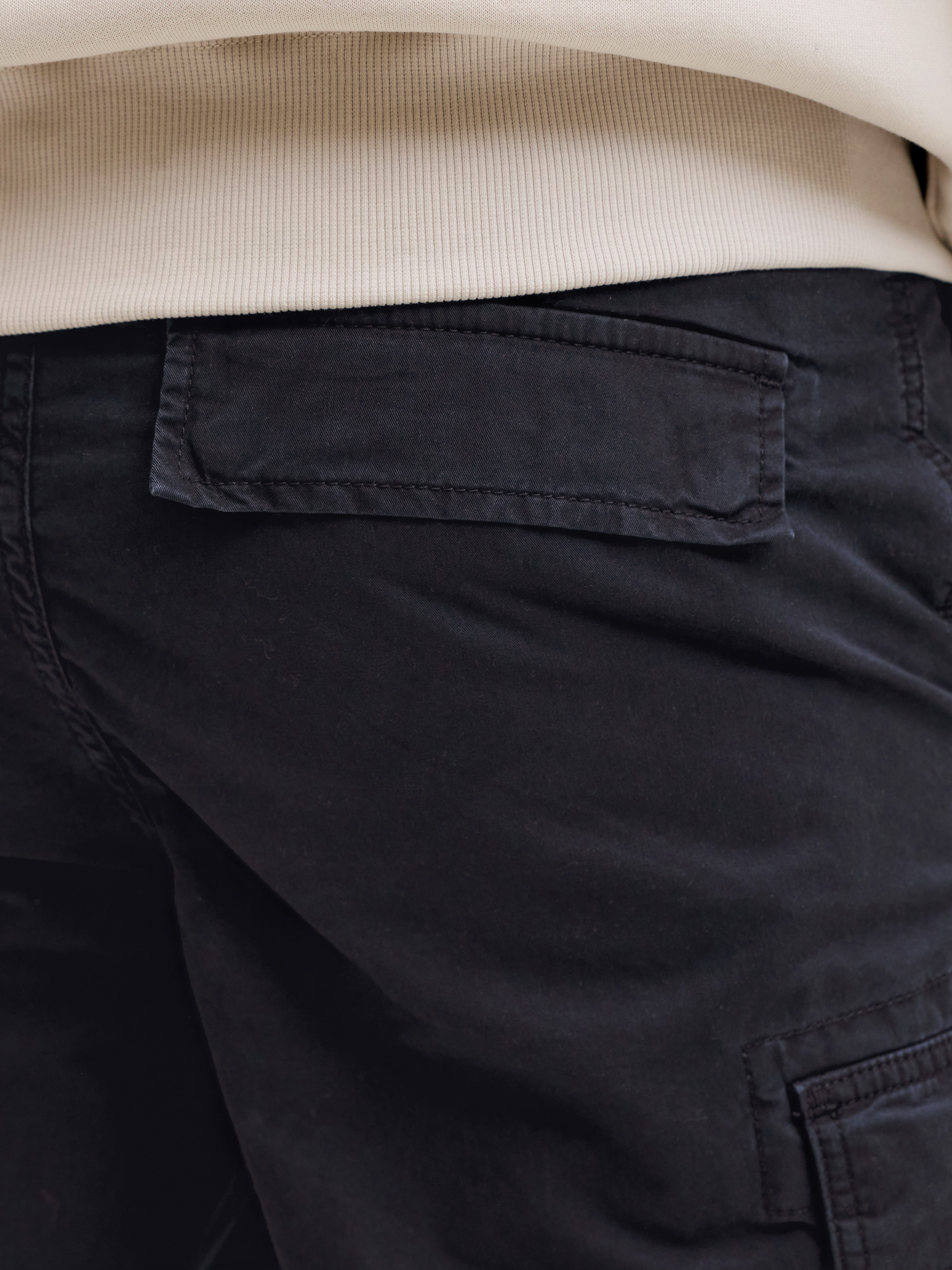 Jack & Jones Cargohose JPSTCOLE FRANK CARGO SHORT MID SN mit Seitentaschen
