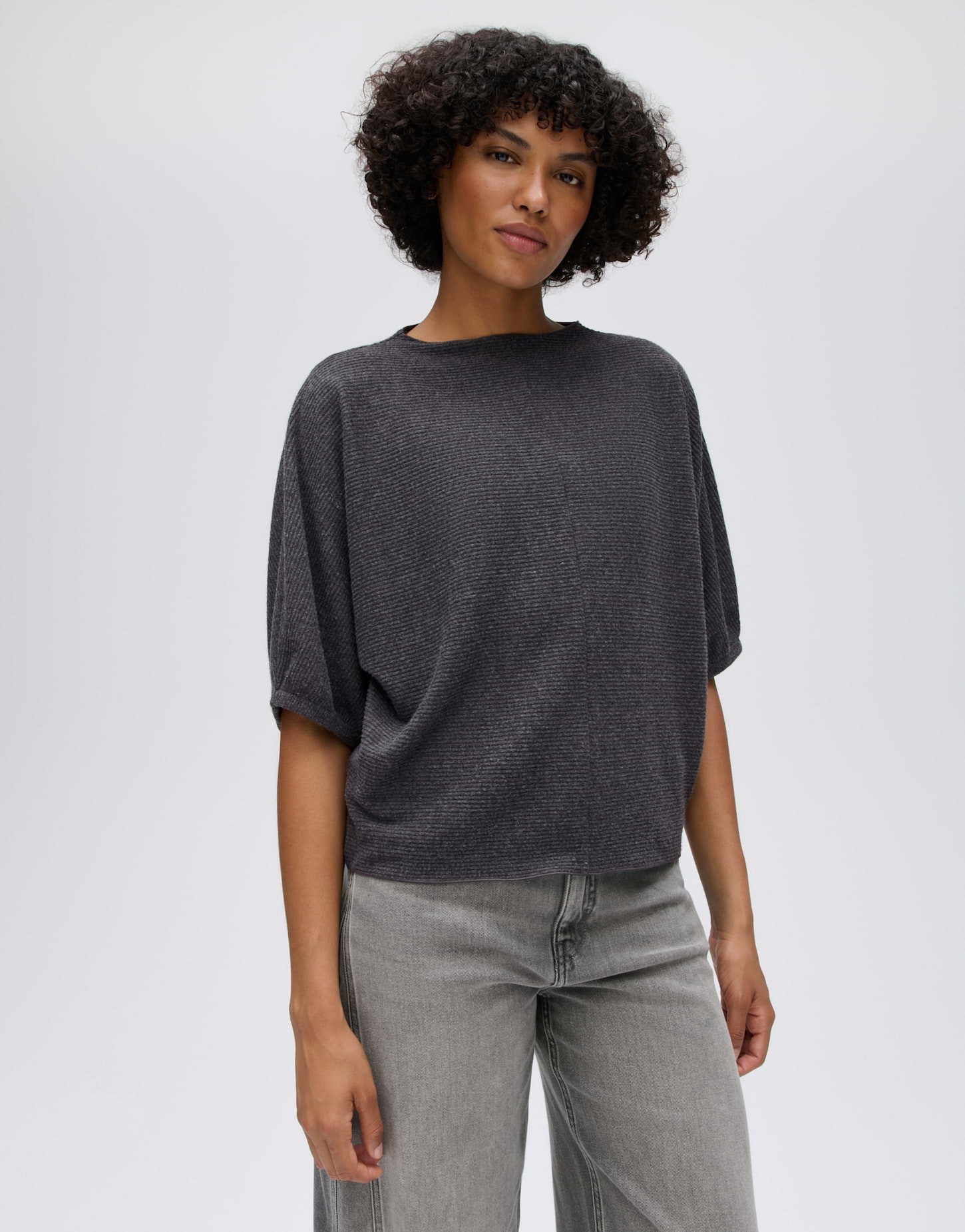 OPUS Kurzarmshirt Skupin aus weichem Jersey Weite Passform für stilvolle und bequeme Alltagslooks