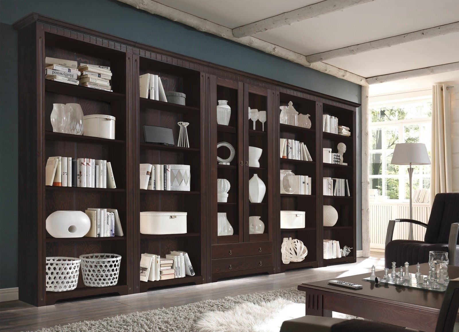Empinio24 Vitrine Cordoba Breite 106 cm, 2-türig, Kiefer massiv, im Landhausstil – Bild 4 von 5