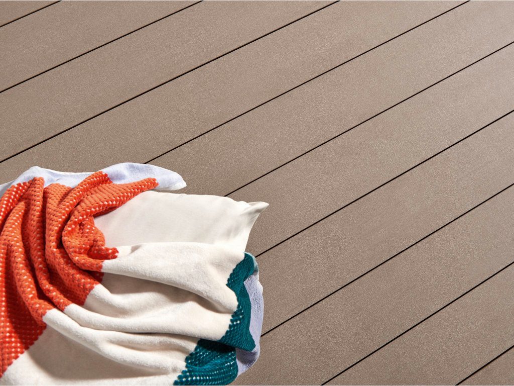 NATURinFORM GmbH Terrassendielen Terrassendiele WPC DIE URBANE MD Eichenbraun Massivprofil, BxL: je 16.2x300 cm, 21 mm Stärke