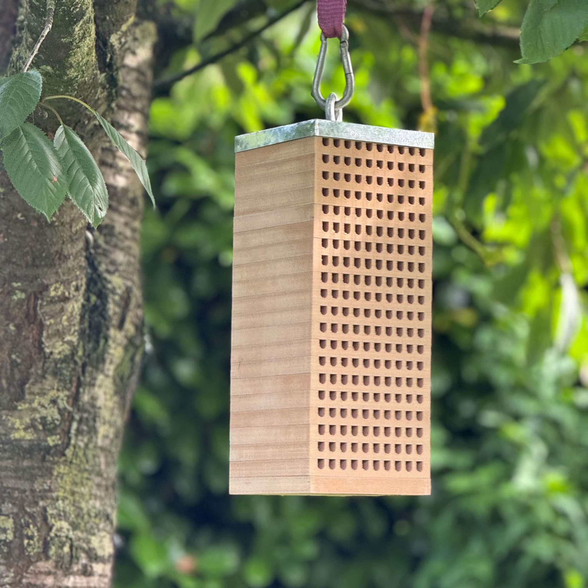UNUS GARDEN Insektenhotel Maurerbienen Insektenhotel, (40x16x16cm), Insektenhaus, Bienenunterkunft, Bienenhotel Holz, Wildbienenschutz