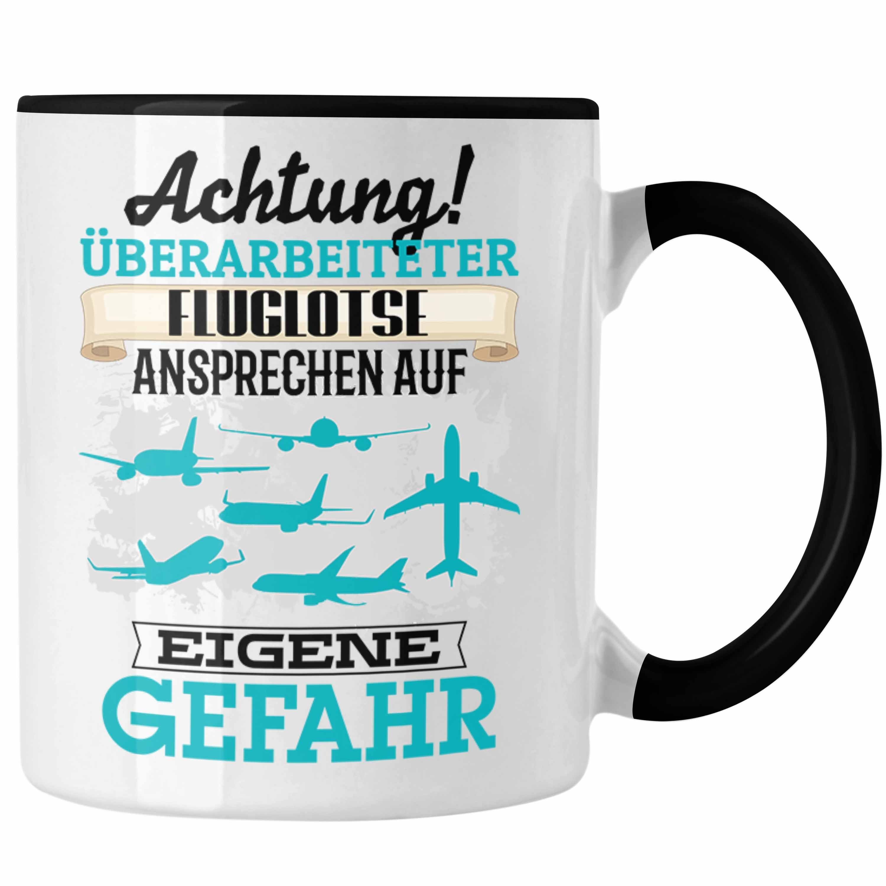 Trendation Tasse Fluglotse Tasse Geschenk Lustiger Spruch Geschenkidee Kaffeebecher für Schwarz
