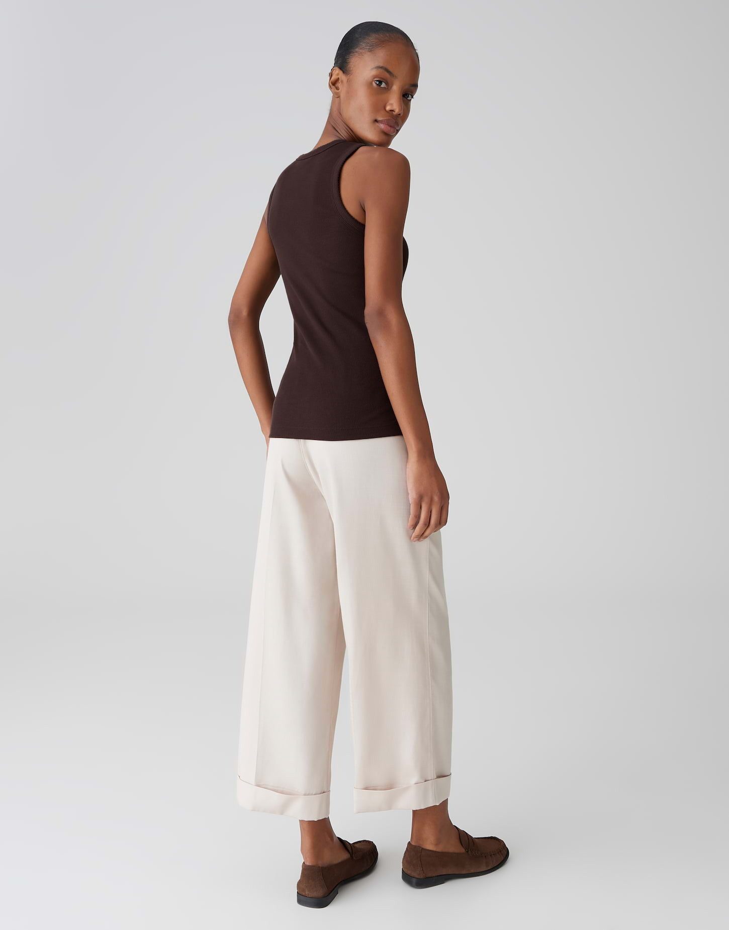 OPUS Tanktop Tanktop mit femininer Spitzenborte Schmale Passform, bogenförmige Spitzenborte als Detail