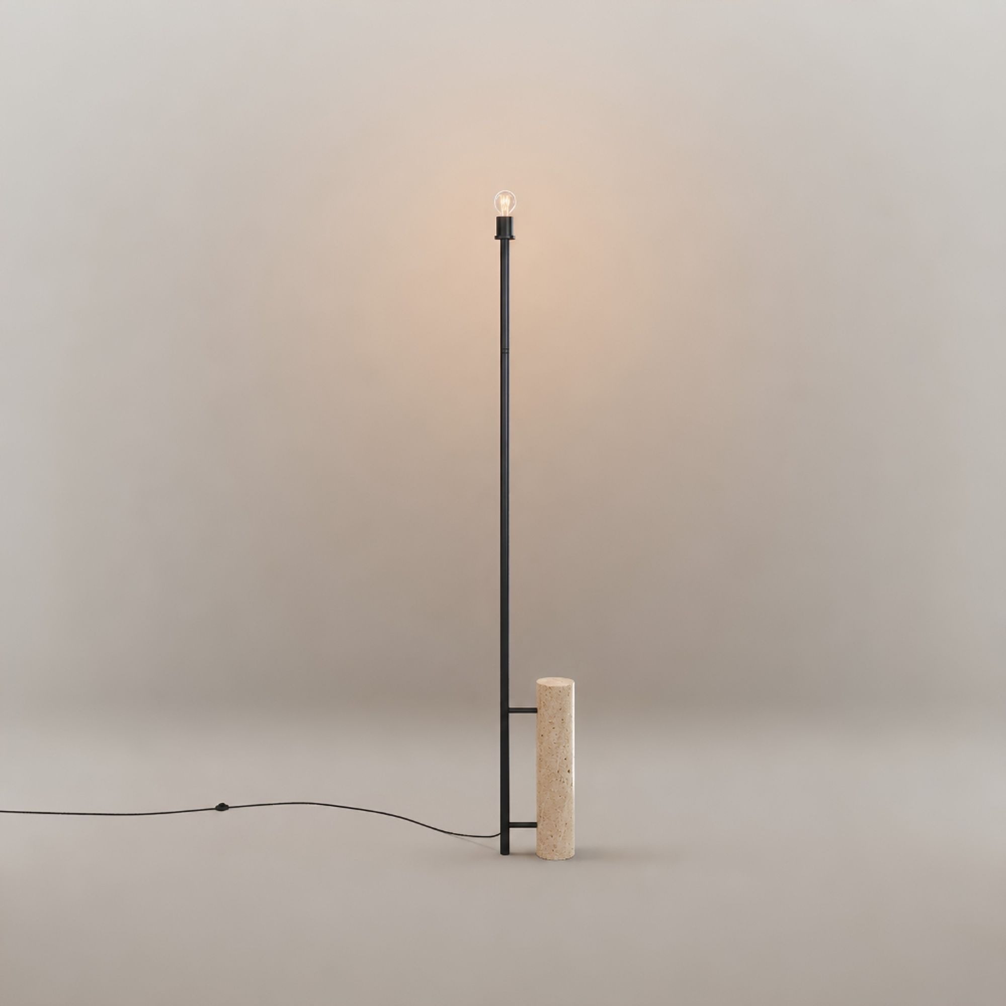 s.luce Stehlampe Cruet Travertin-Stein 180cm Rauch