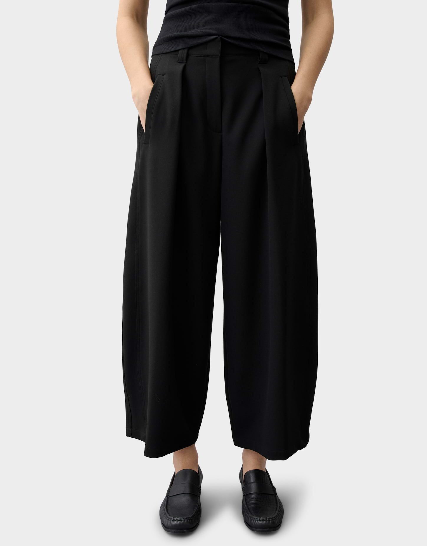 OPUS PANTS Bundfaltenhose Mikha aus fließender Webware Weiter Beinverlauf mit Komfortbund und Paspeltaschen