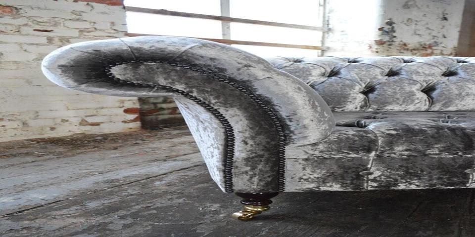 Xlmoebel 3-Sitzer Silbernes Sofa mit luxuriösem Design und komfortabler Polsterung, Hergestellt in Europa