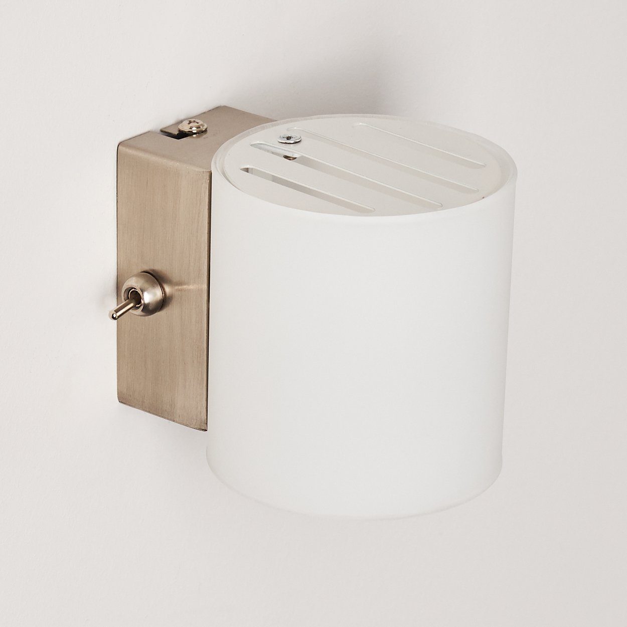 hofstein Wandleuchte »Hers« moderne Wandlampe aus Metall/Glas in Weiß/Nickel-matt, ohne Leuchtmittel, mit Up & Down-Effekt, 1xG9, mit Lichteffekt und An-/ Ausschalter. € 34,99