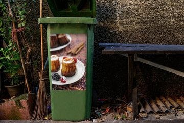 MuchoWow Wandsticker Frankreich - Obst - Gebäck (1 St), Mülleimer-aufkleber, Mülltonne, Sticker, Container, Abfalbehälter