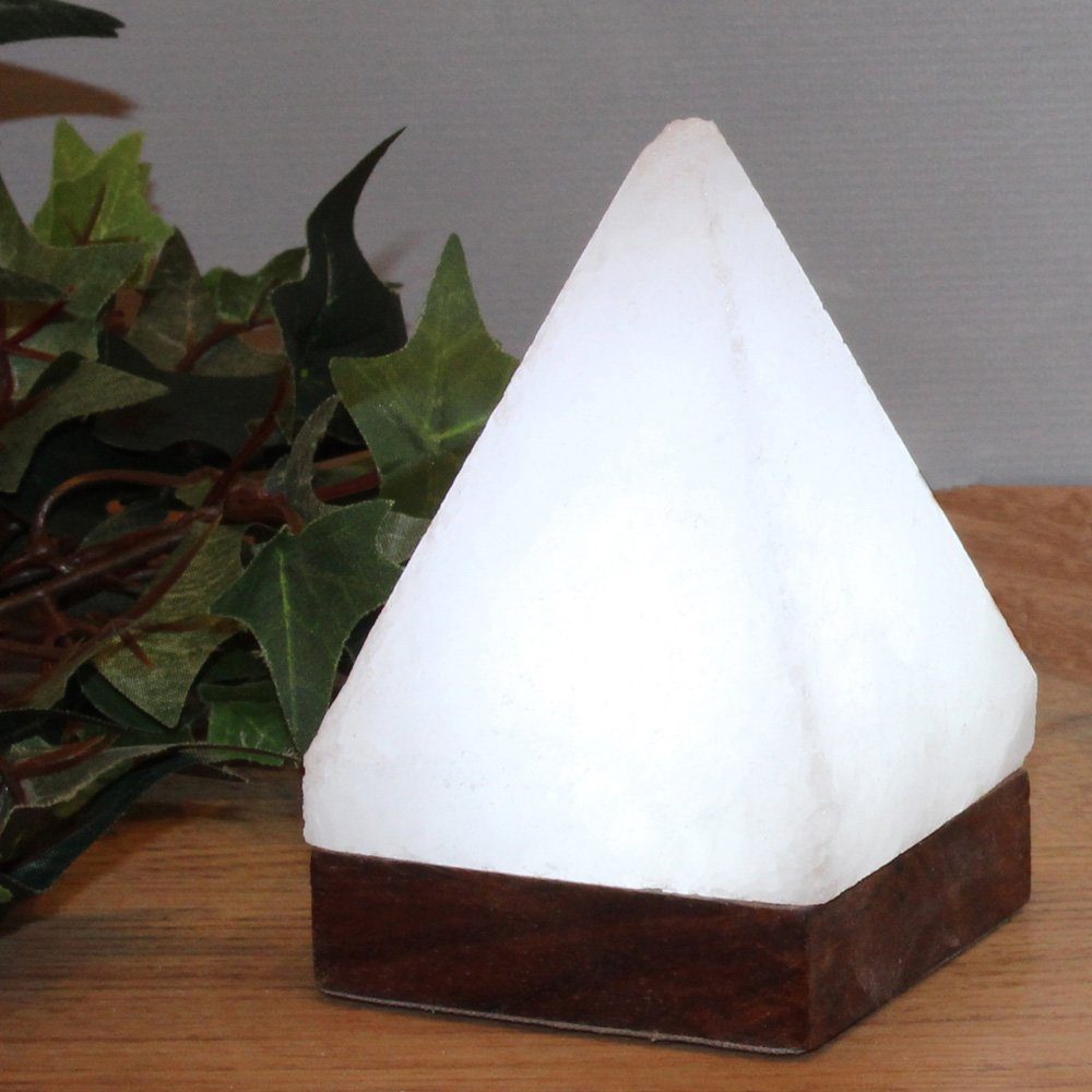 HIMALAYA SALT DREAMS Salzkristall-Tischlampe Handgefertigt Salzkristall aus ca.11 H: Stein USB-Pyramide, Warmweiß, cm LED wechselbar, jeder Unikat, - ein