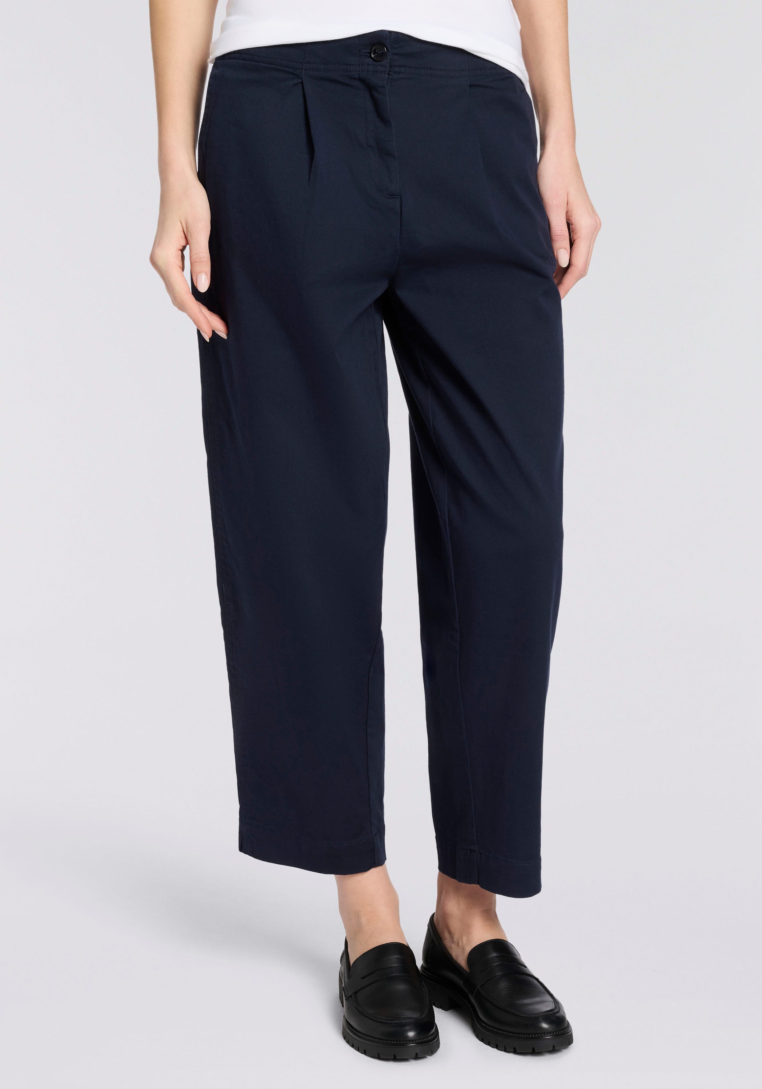 BOSS ORANGE Chinohose Taquina Premium Damenmode in lockerer Passform, Barrel Fit