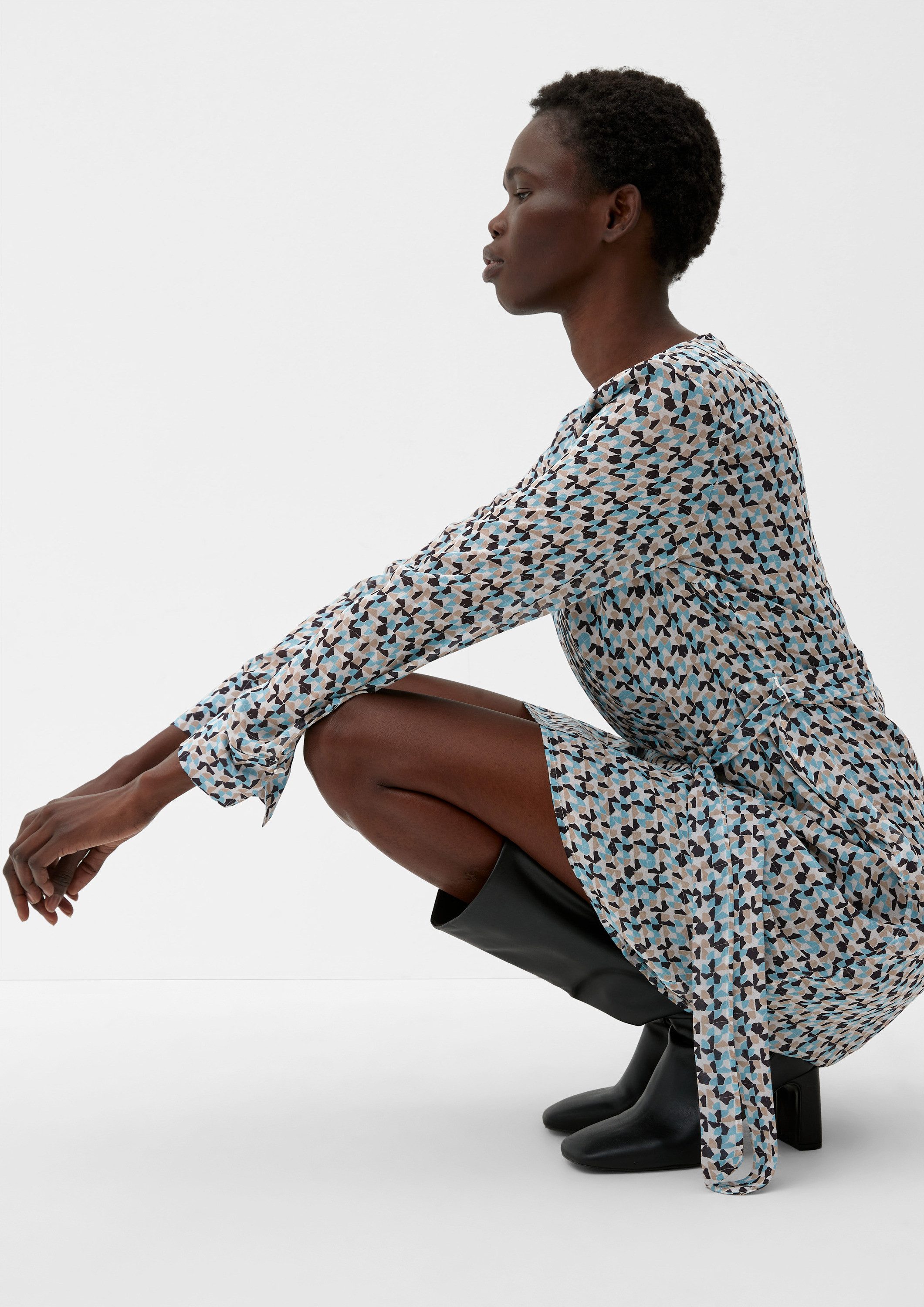 Florales Crêpe-Kleid Mit Allover-Print – Perfekt Für Lässige Tage & Stylishe Abende