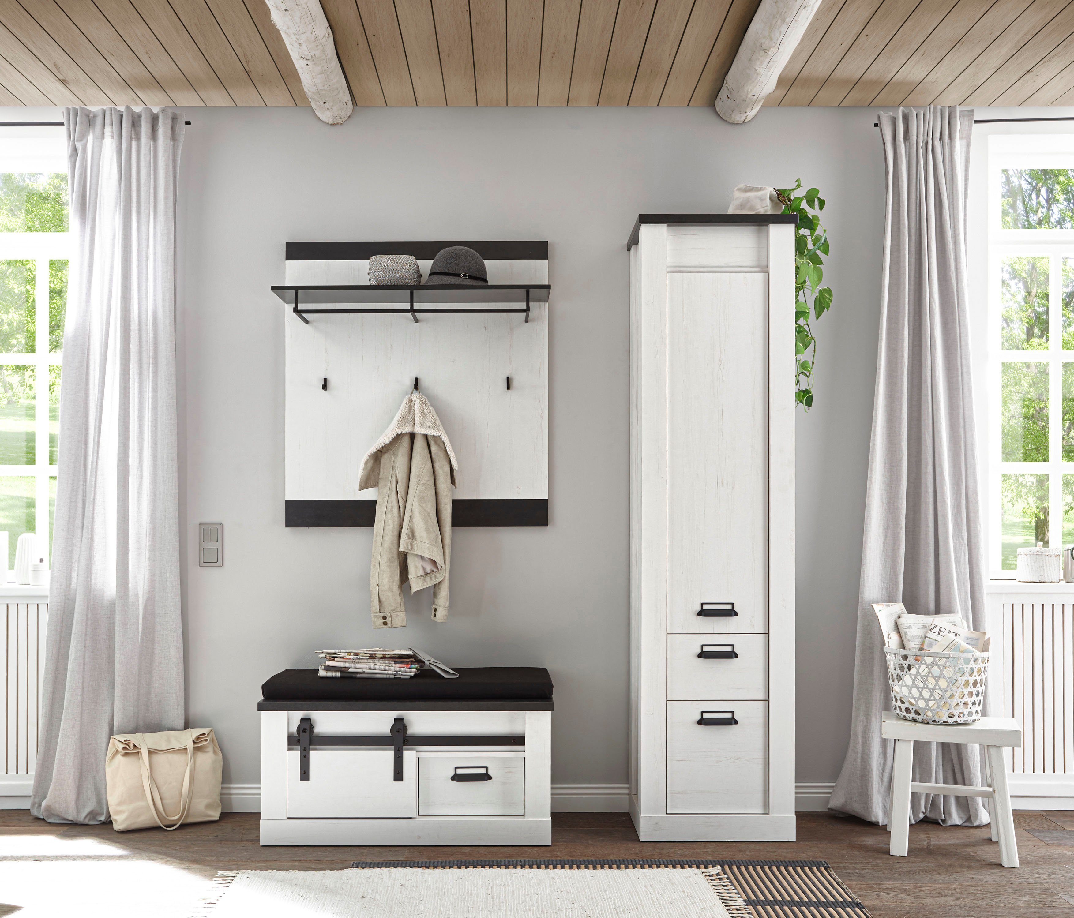 Home affaire Sitzbank SHERWOOD, modernes Holz Dekor, mit Scheunentorbeschlag aus Metall, Breite 93 cm