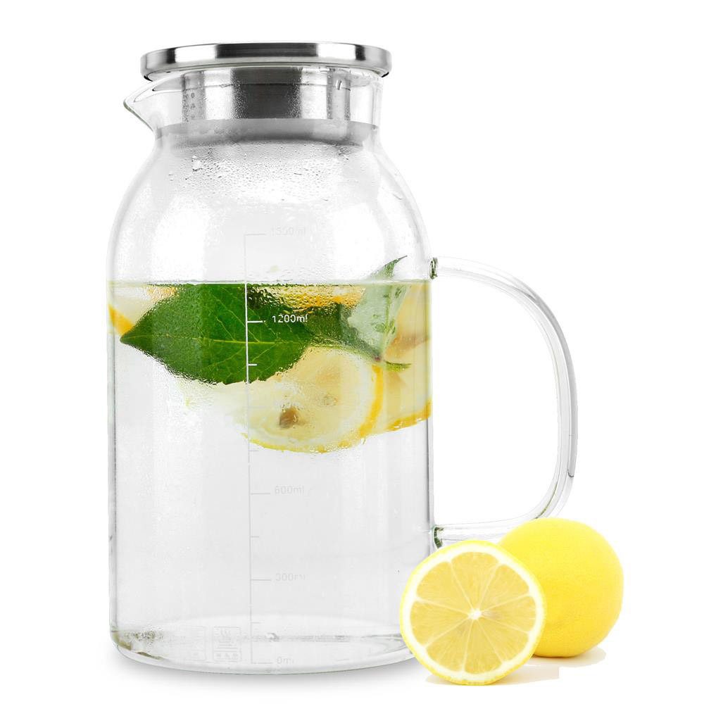 Intirilife Karaffe, (Glas Krug mit Filter in KLAR - 1,8l Karaffe, 1-tlg), Karaffe aus Borosilikatglas mit Henkel und Filter und Deckel