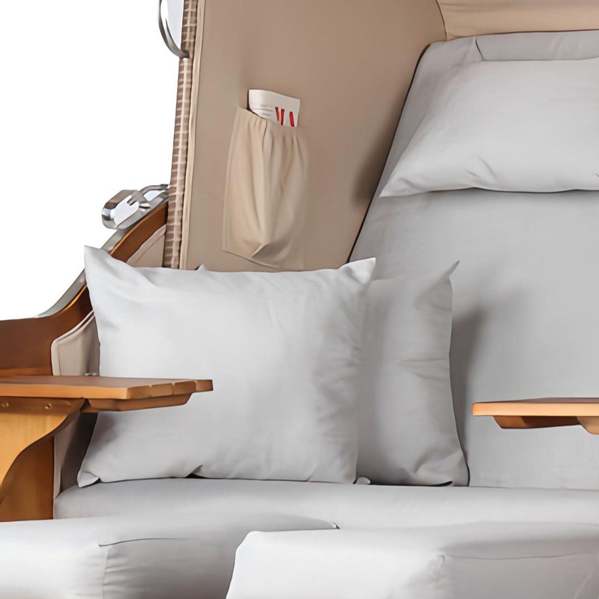 bene living Strandkorb Schleswig Pinie 2-Sitzer - PE mokka - Modell 563, BxTxH: 120x80x160 cm, Volllieger, Ostsee-Strandkorb, (Strandkorb-Komplettset, 4-tlg., Strandkorb, Schutzhülle, Doppellenkrollen und Glas-/Becherhalter), inkl. Windschutzfolie, Bistrotischen und bequemer Polsterung