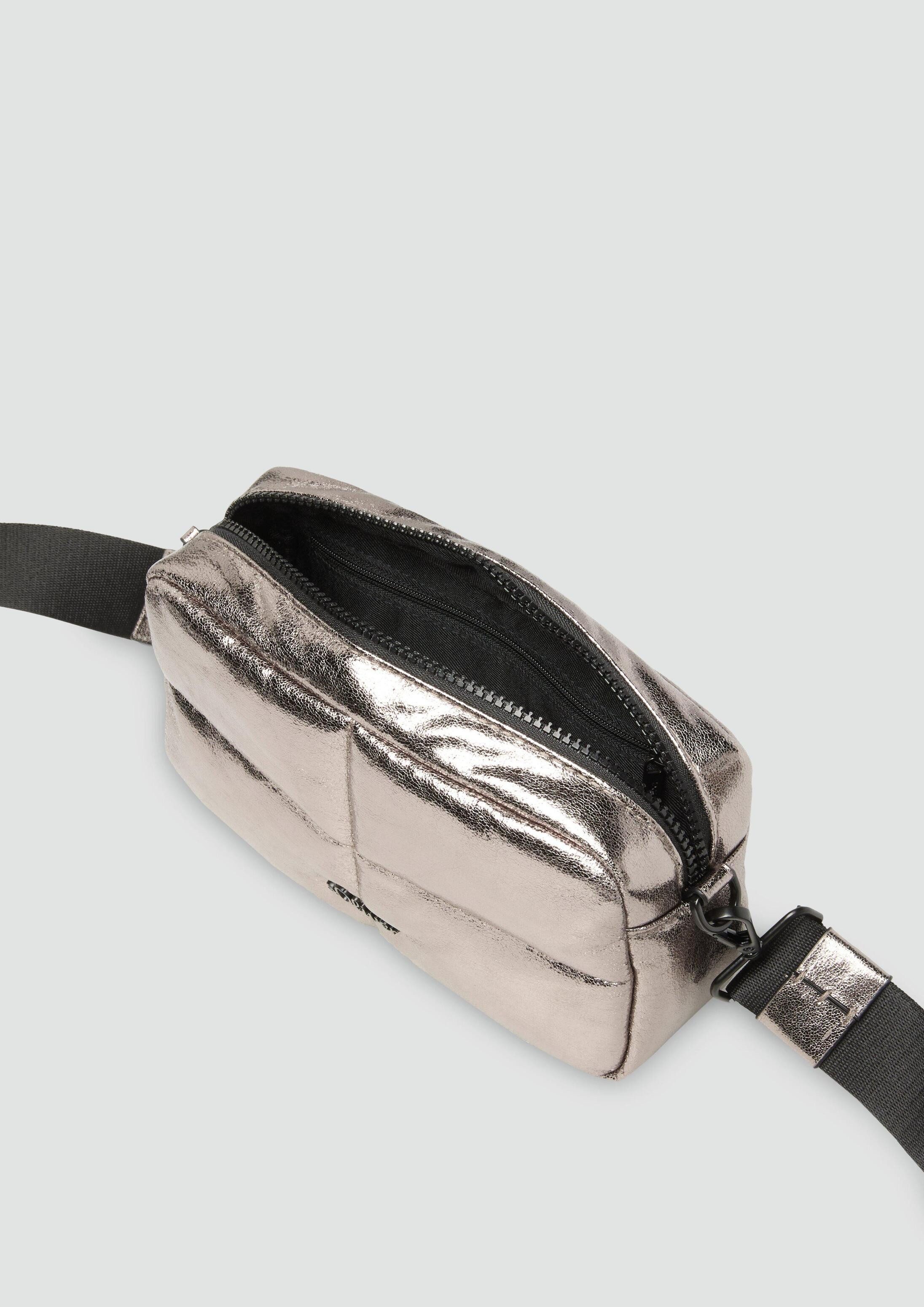 s.Oliver Umhängetasche Tasche, Mini-Bag in Lederoptik mit Logoschriftzug