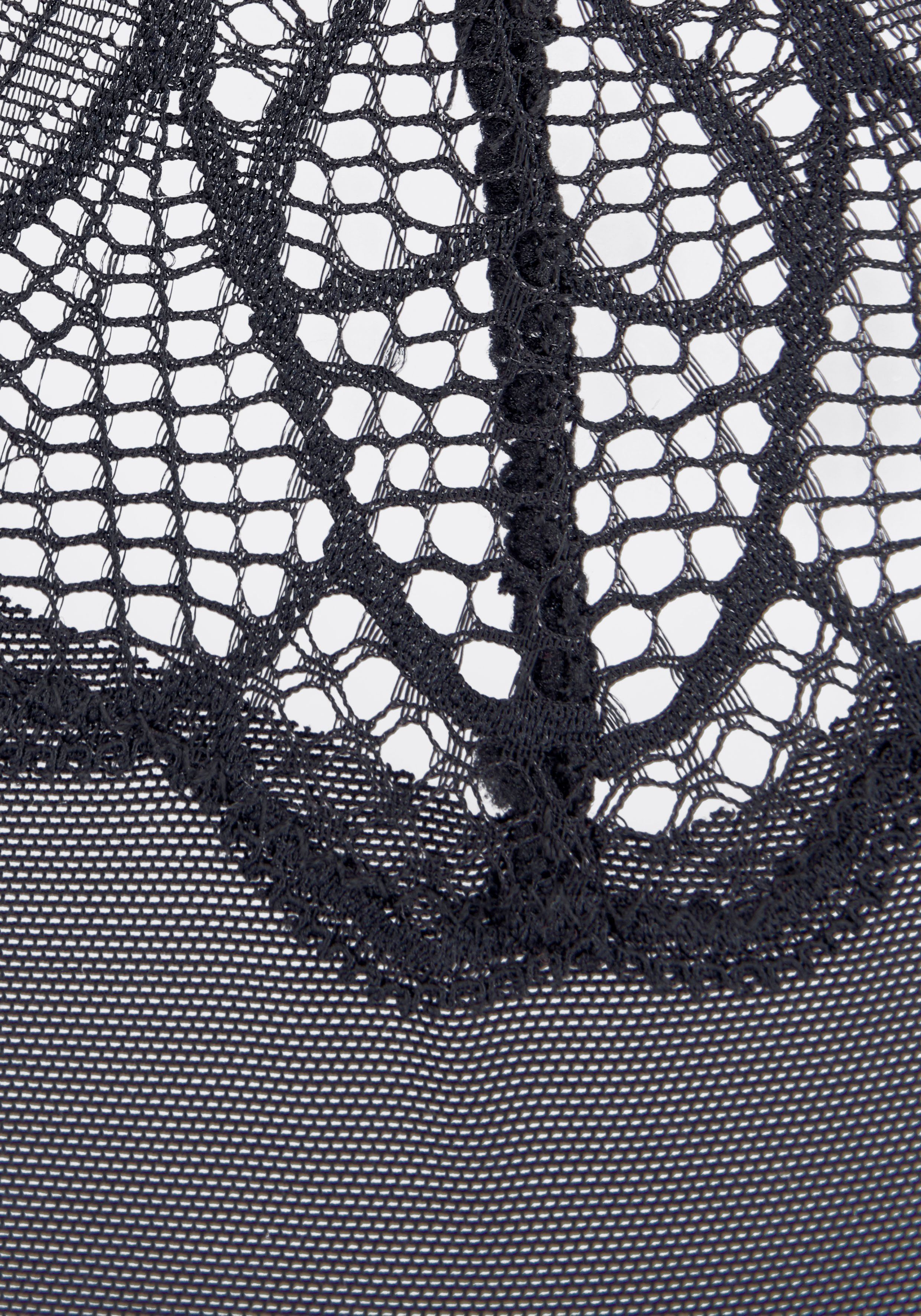 LASCANA String mit schönem Bund aus feiner Spitze