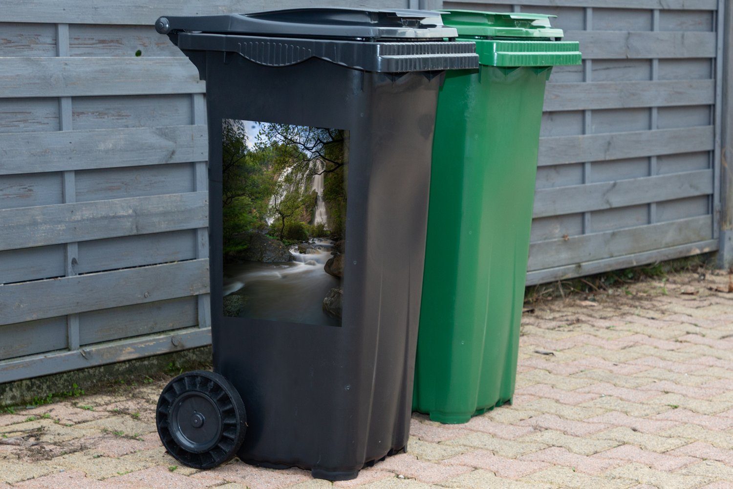 St), (1 Sticker, Wasserfall Container, Lan Klong Abfalbehälter Ein auf Mülltonne, den großen MuchoWow National Park toller Blick Wandsticker Mülleimer-aufkleber, im