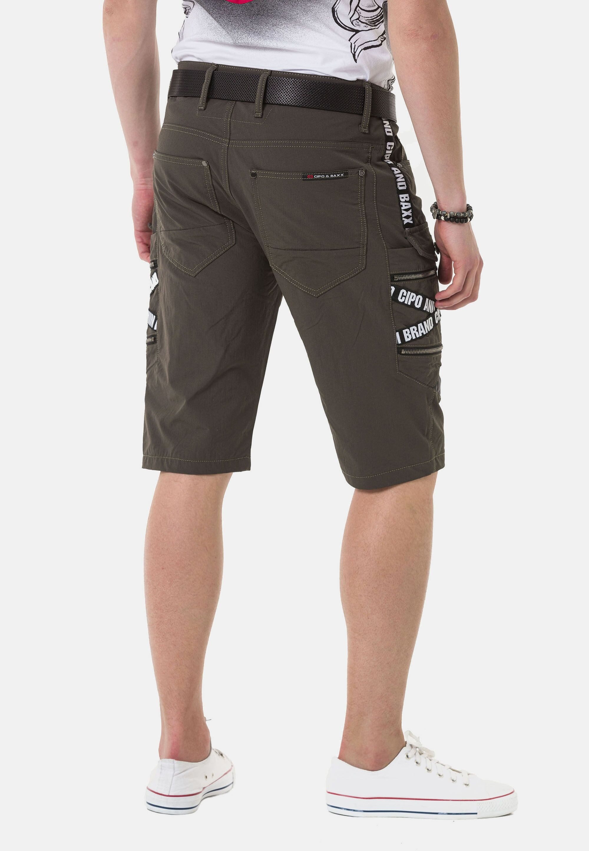 Cipo & Baxx Stoffhose Capri-Shorts mit zahlreichen Taschen günstig online kaufen
