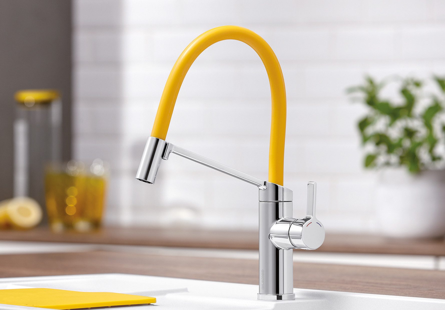 Küchenarmatur Einzigartige VIU-S Armatur in Lava Grey/Chrom mit Zugauslauf