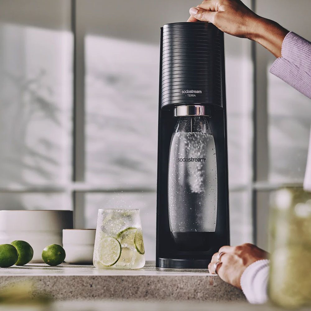 SodaStream Wassersprudler Sprudelwasserbereiter SodaStream Terra Black + 2 Flaschen – Bild 2 von 2
