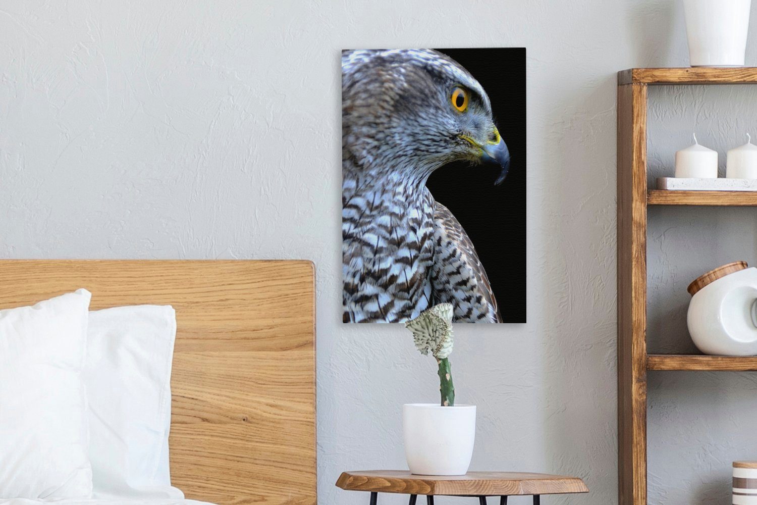 Hintergrund, Gemälde, vor Nahaufnahme 20x30 Leinwandbild Zackenaufhänger, bespannt cm St), eines OneMillionCanvasses® fertig Falken einem Leinwandbild inkl. schwarzen (1