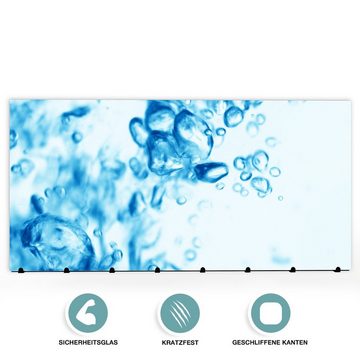Primedeco Garderobenpaneel Magnetwand und Memoboard aus Glas Blaue Wasser Blasen
