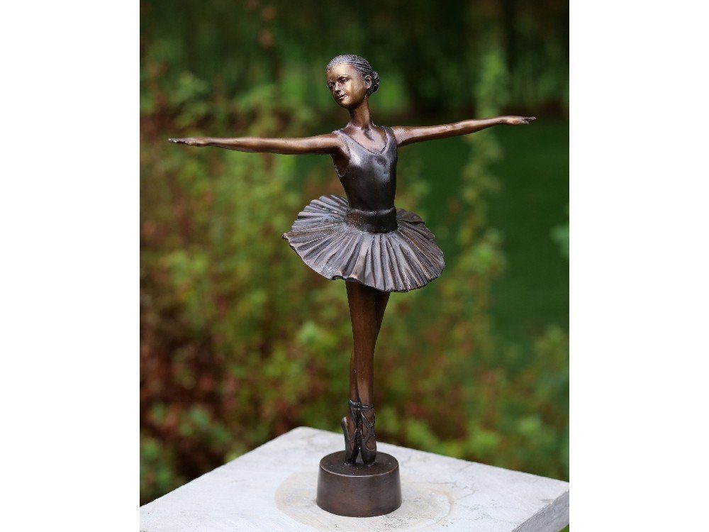 IDYL Gartenfigur IDYL Bronze-Skulptur Ballerina, Bronze