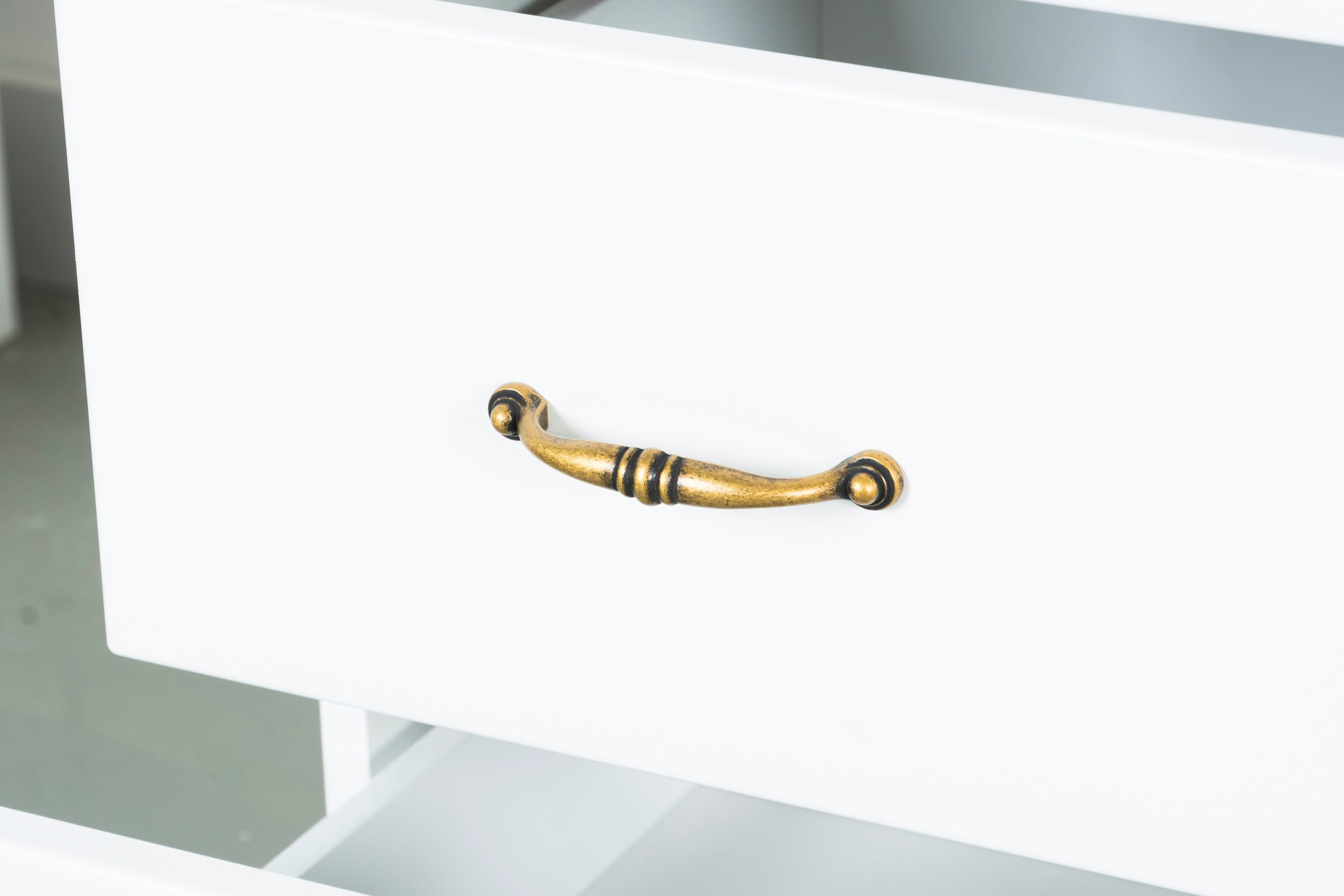 VOGL Möbelfabrik Schreibtisch Hans im Landhaus-Stil, wahlweise mit Schubladen oder Tür, Breite 137 cm, Made in Germany – Bild 4 von 5