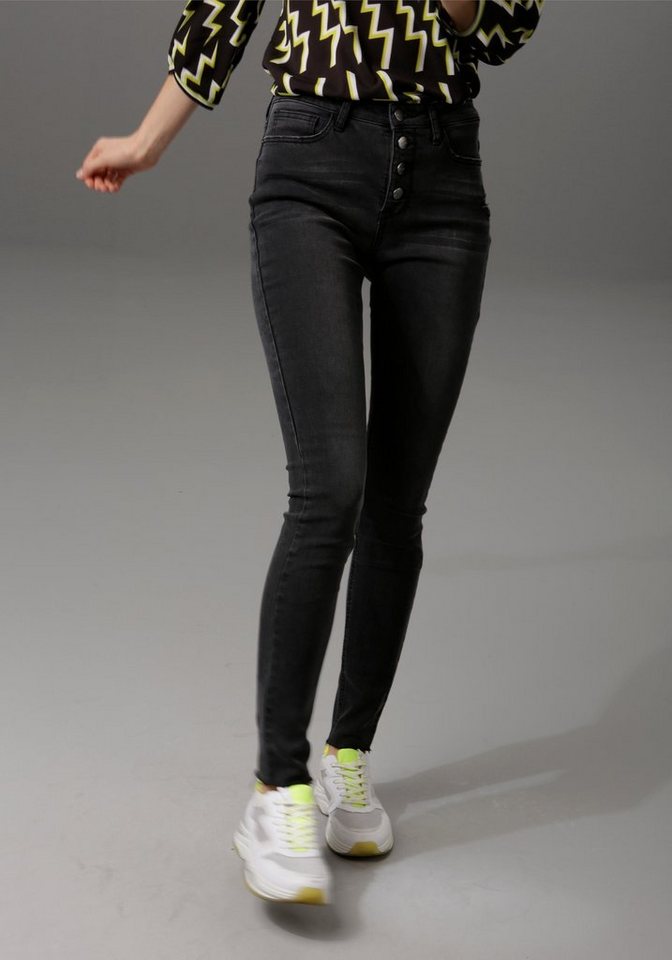 Aniston CASUAL Skinny-fit-Jeans regular waist, In used Waschung mit  leichtem Destroyed-Effekt