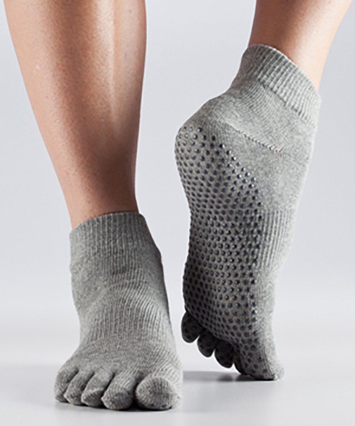 ToeSox Sportsocken Toesox Full Toe ANKLE Logo auf der Ferse und in der Gummierung der Sohle