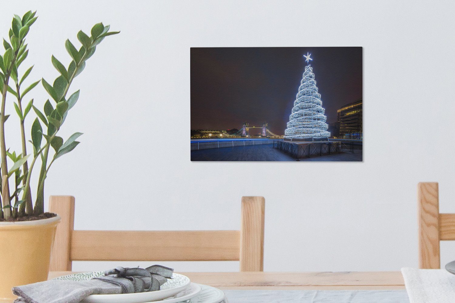 Wanddeko, Bridge OneMillionCanvasses® 30x20 St), Wandbild Ein Leinwandbild beleuchteter in Tower (1 Leinwandbilder, cm Aufhängefertig, an England, Weihnachtsbaum der