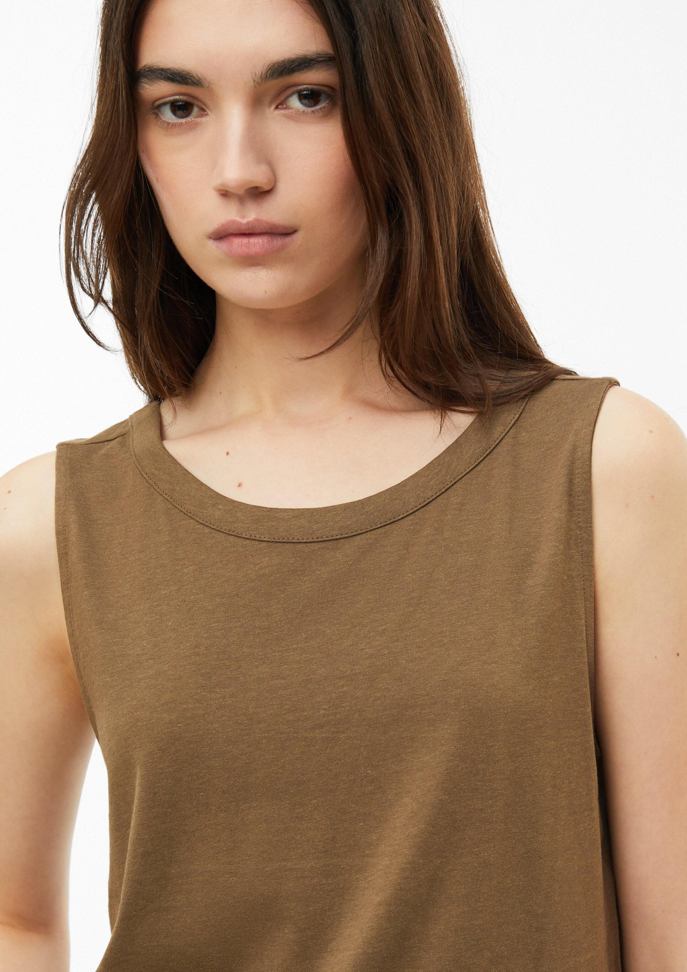 s.Oliver Muscleshirt T-Shirt Jersey-Top mit Rundhalsausschnitt und Rückendetail – Bild 4 von 5