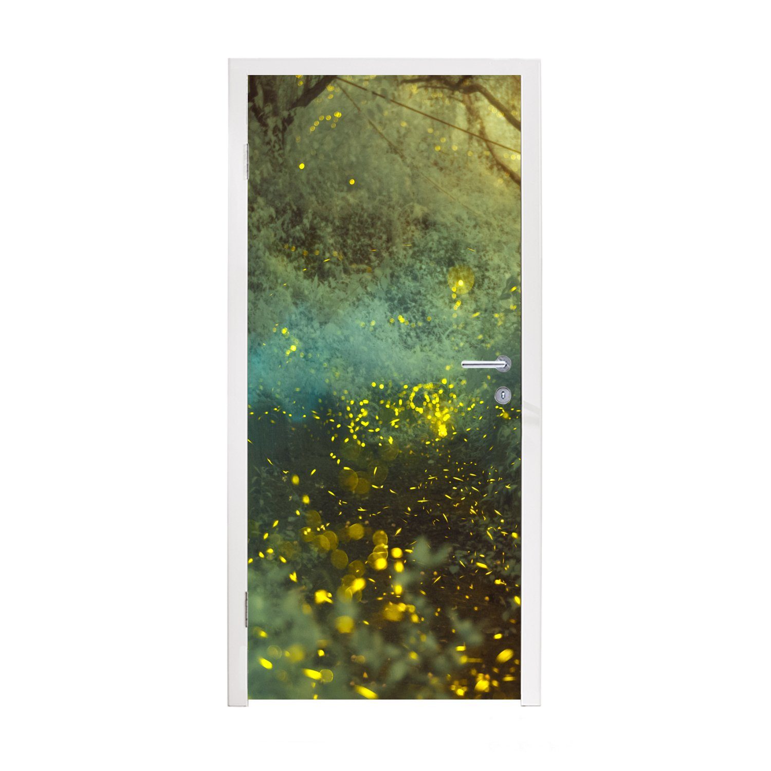 für St), einer Blick Wald hellen cm auf Türaufkleber, bedruckt, Fototapete Türtapete Tür, während Nacht, 75x205 (1 im Matt, MuchoWow Glühwürmchen