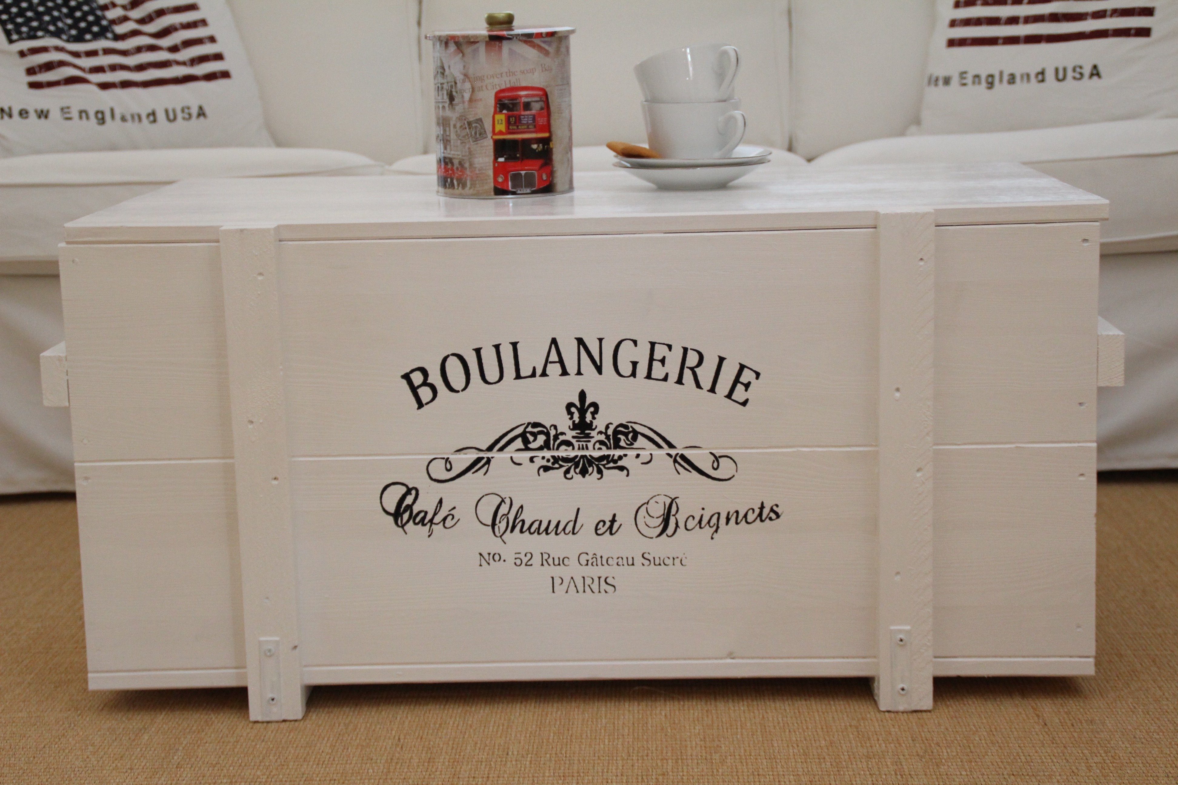 Uncle Joe´s Truhentisch Boulangerie, im Vintage-Stil