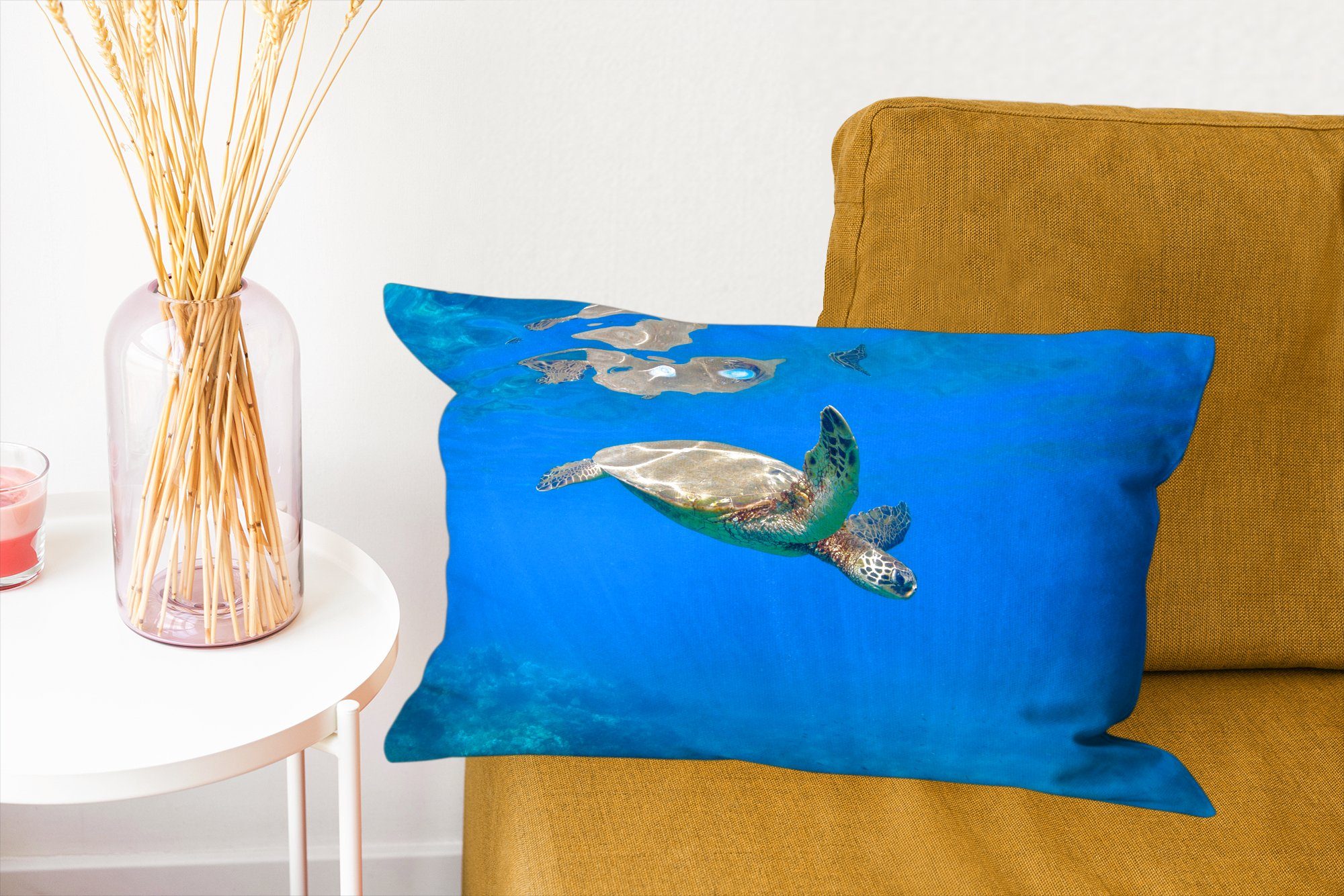 MuchoWow Dekokissen Schildkröte Zierkissen, mit schwimmt Meer, im Schlafzimmer Füllung, Dekoration, Wohzimmer Dekokissen