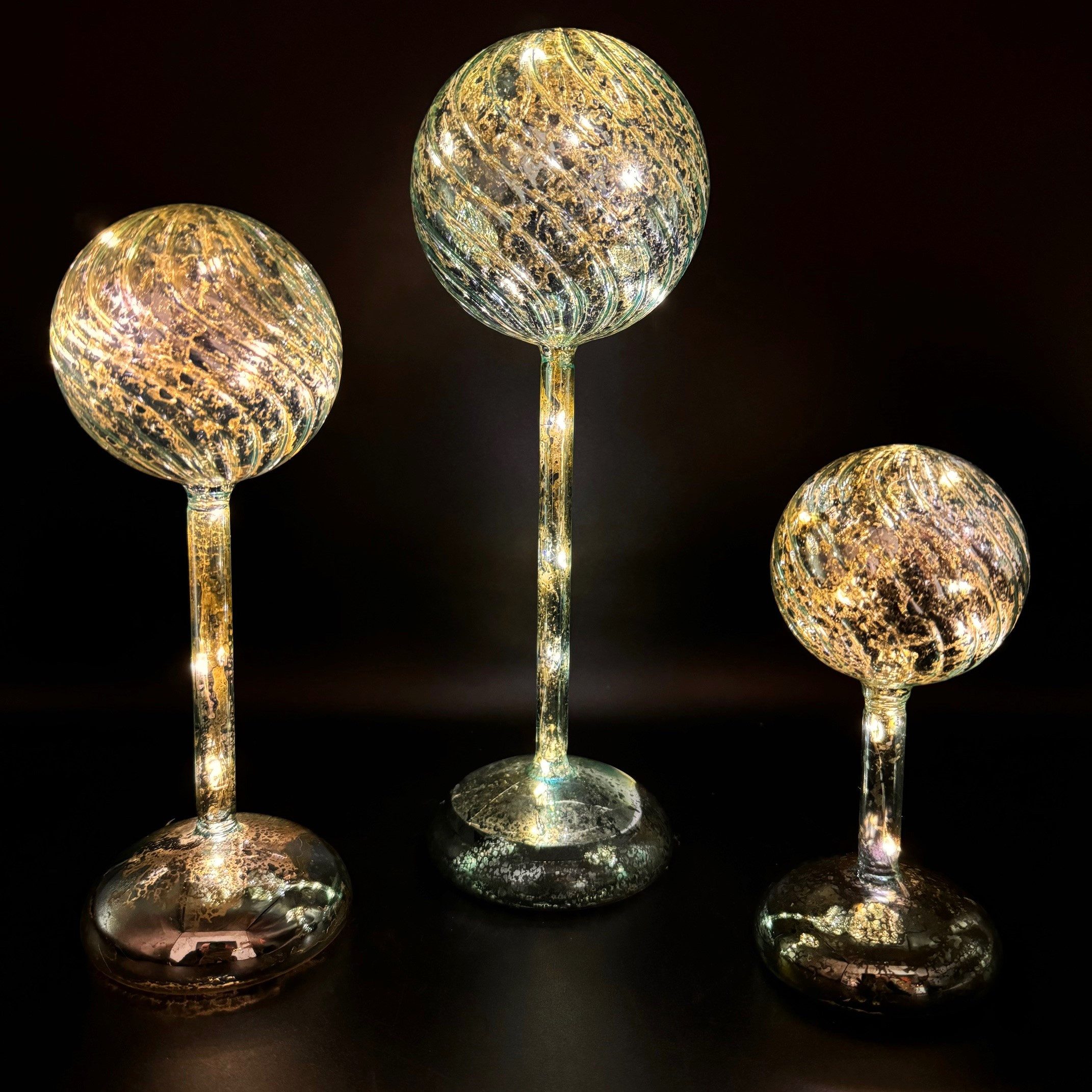 Online-Fuchs LED Dekolicht - 3 Glaskugeln mit Standfuß, LED-Lichterkette un günstig online kaufen