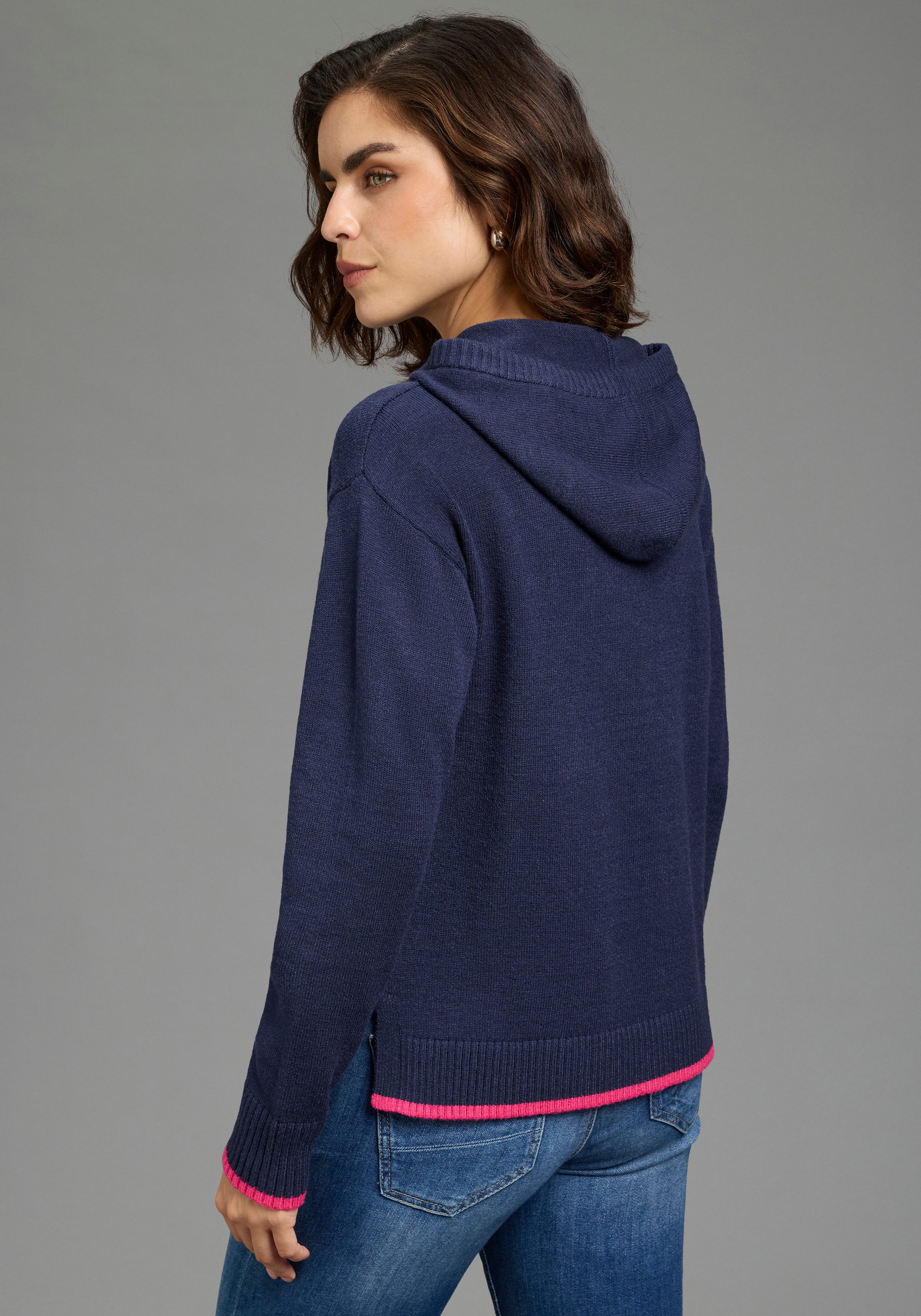 KangaROOS Kapuzenpullover mit Kapuze und Kordelzug, hüftlange Form, normale Passform. € 49,99, (€ 49,99 pro 1 Stk).