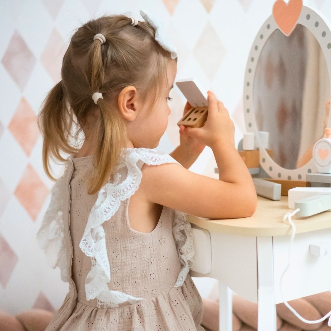 Mamabrum Spielzeug-Frisierkoffer Kinder Schminktisch – Holz günstig online kaufen