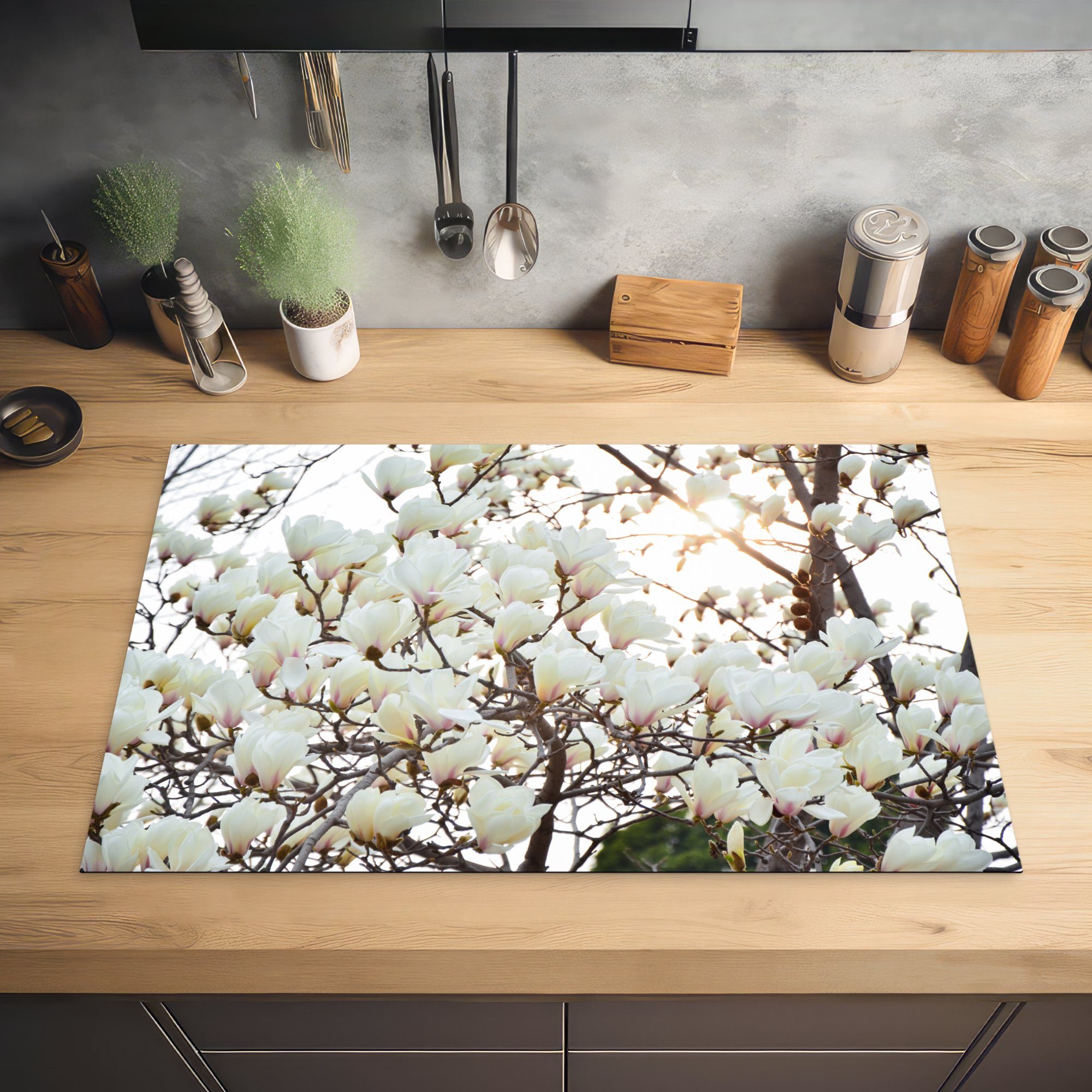 MuchoWow Herdblende-/Abdeckplatte tlg), Magnolienblüten (1 für 81x52 Weiße Ceranfeldabdeckung Blüte, Schutz cm, voller die in küche, Vinyl, Induktionskochfeld