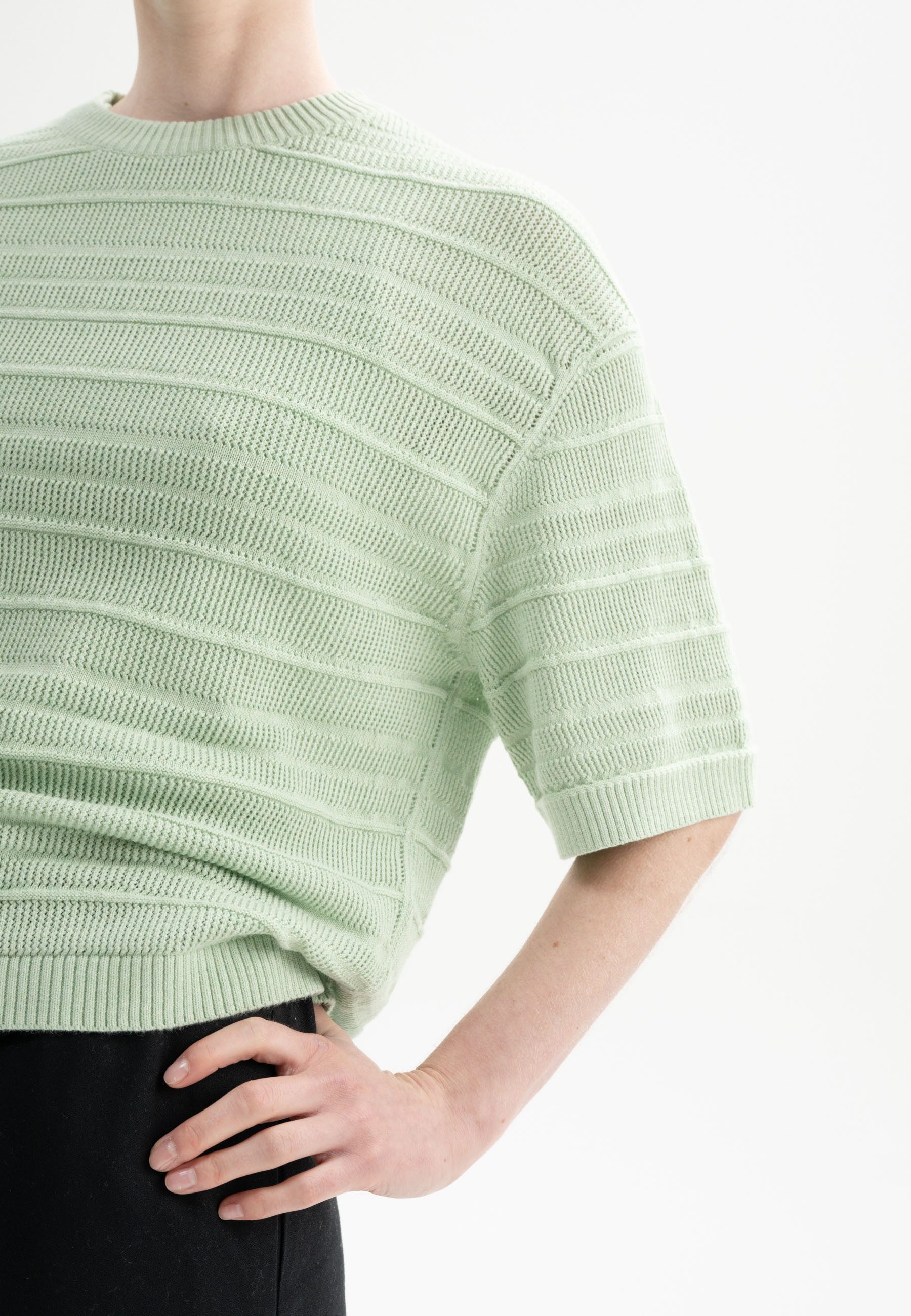 MELA Kurzarmshirt Strukturiertes Strick T-Shirt Style AROHI Kurze Ärmel