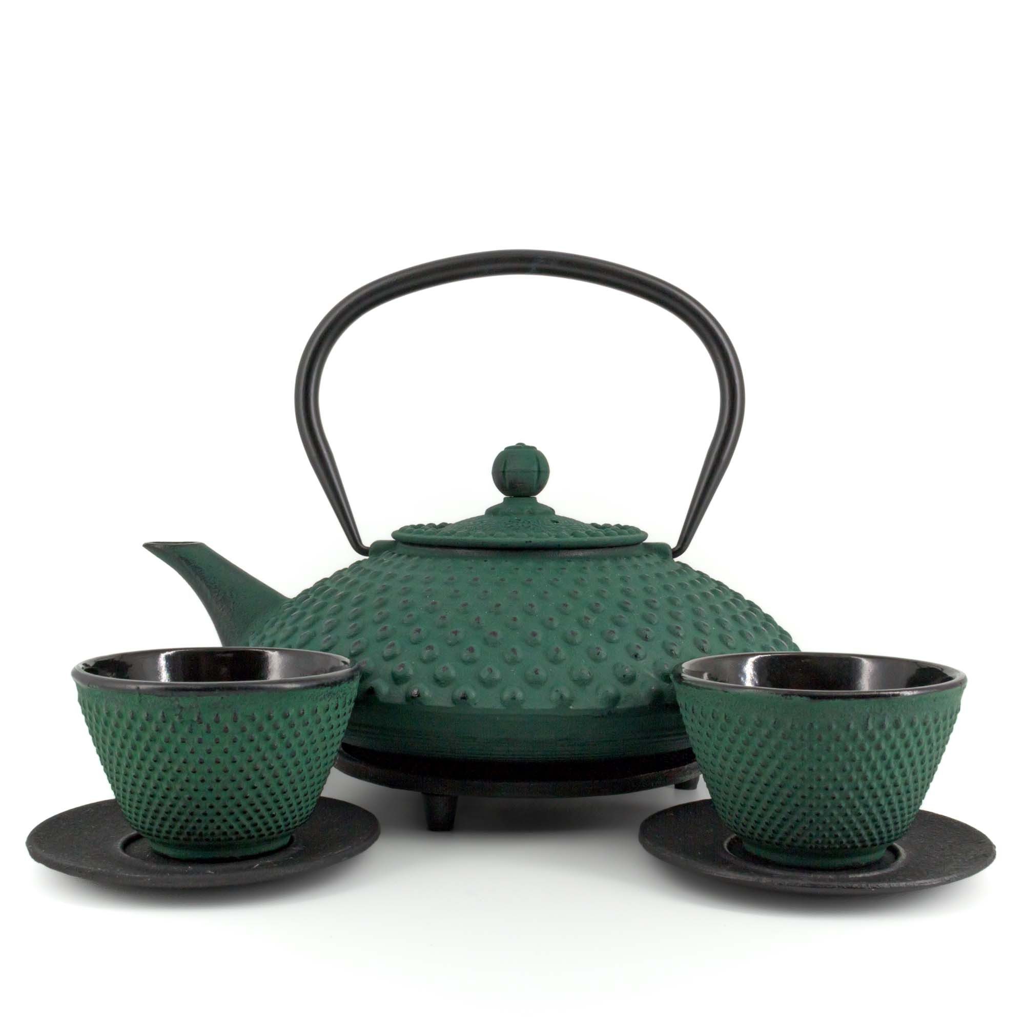 teayumi Teekanne CHIYO Tetsubin Komplett-Set Gusseisenkanne 1200 ml Grün, 1.2 l, (Komplett-Set, 8-teilig), mit herausnehmbaren Edelstahlsieb, mit Henkel