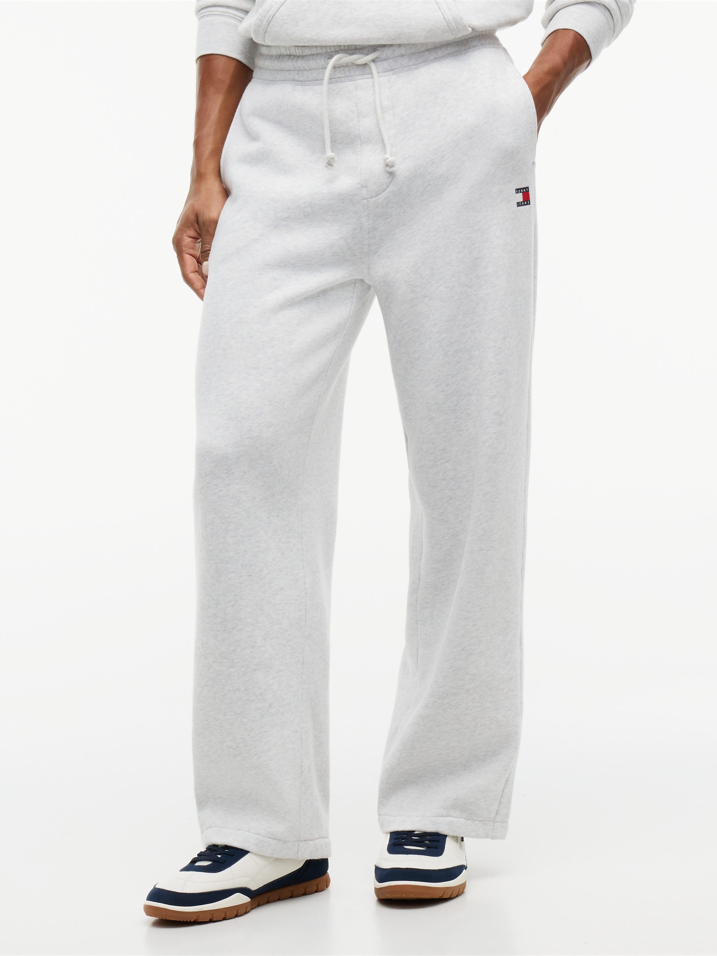 Tommy Jeans Jogginghose TJM REGULAR FIT BADGE SWEATPANT aus Fleece mit Tunnelzug und Badge